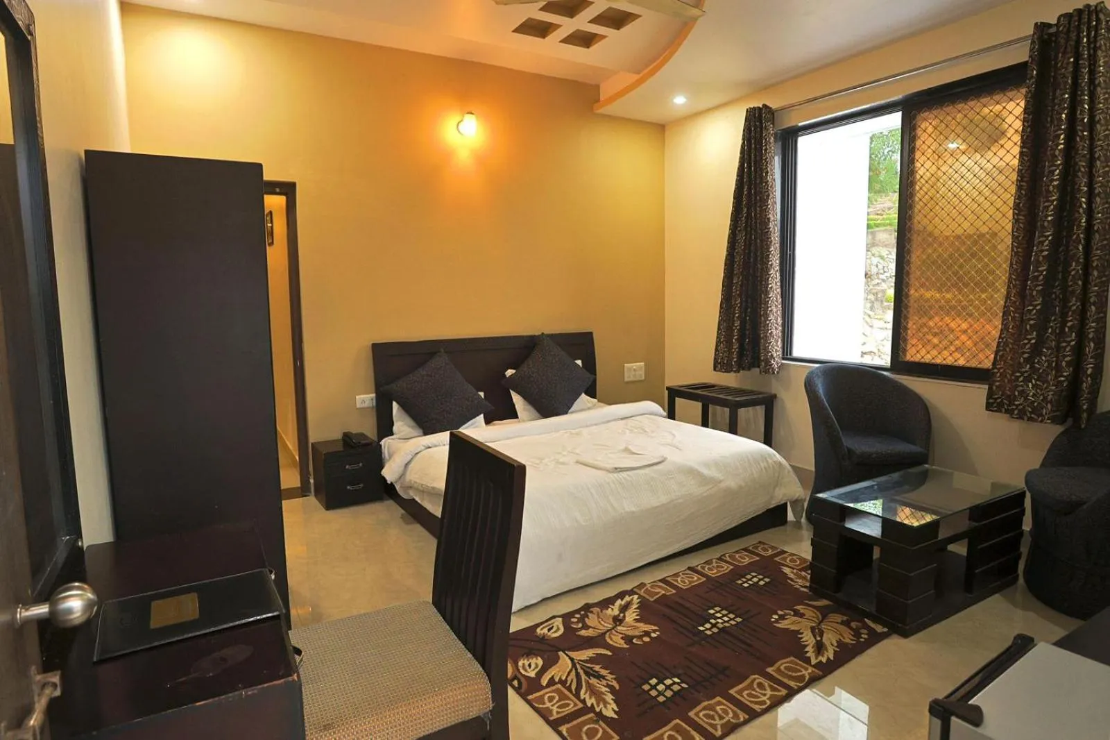 Bedroom, Bed in Meera Valley Resort By Nexottel