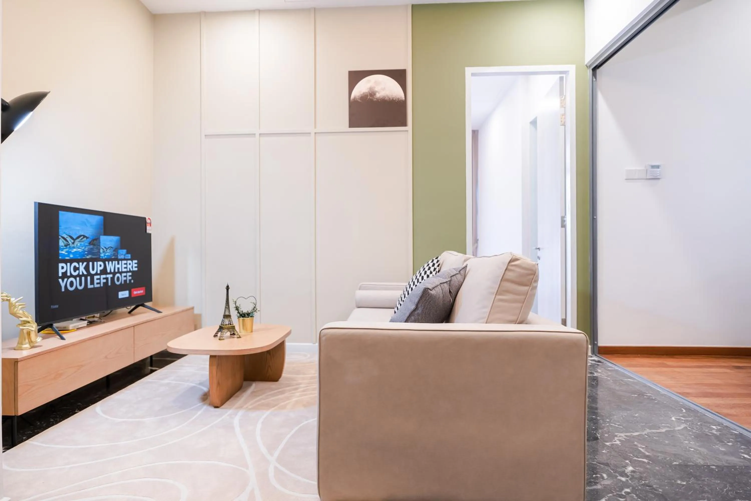 Communal lounge/ TV room in Royce KLCC Kuala Lumpur City Centre by Dormeo Destinations