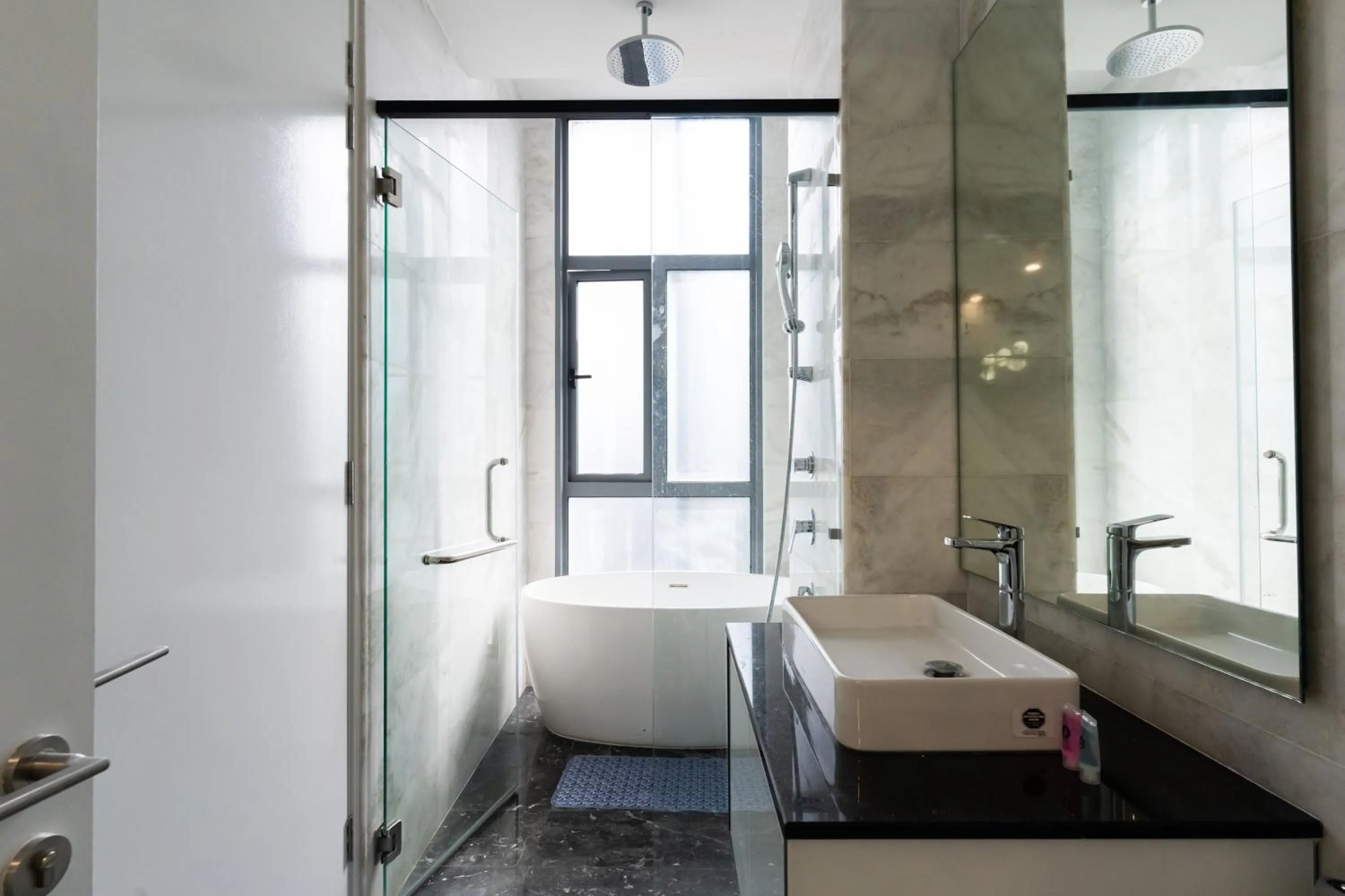 Shower, Bed in Royce KLCC Kuala Lumpur City Centre by Dormeo Destinations