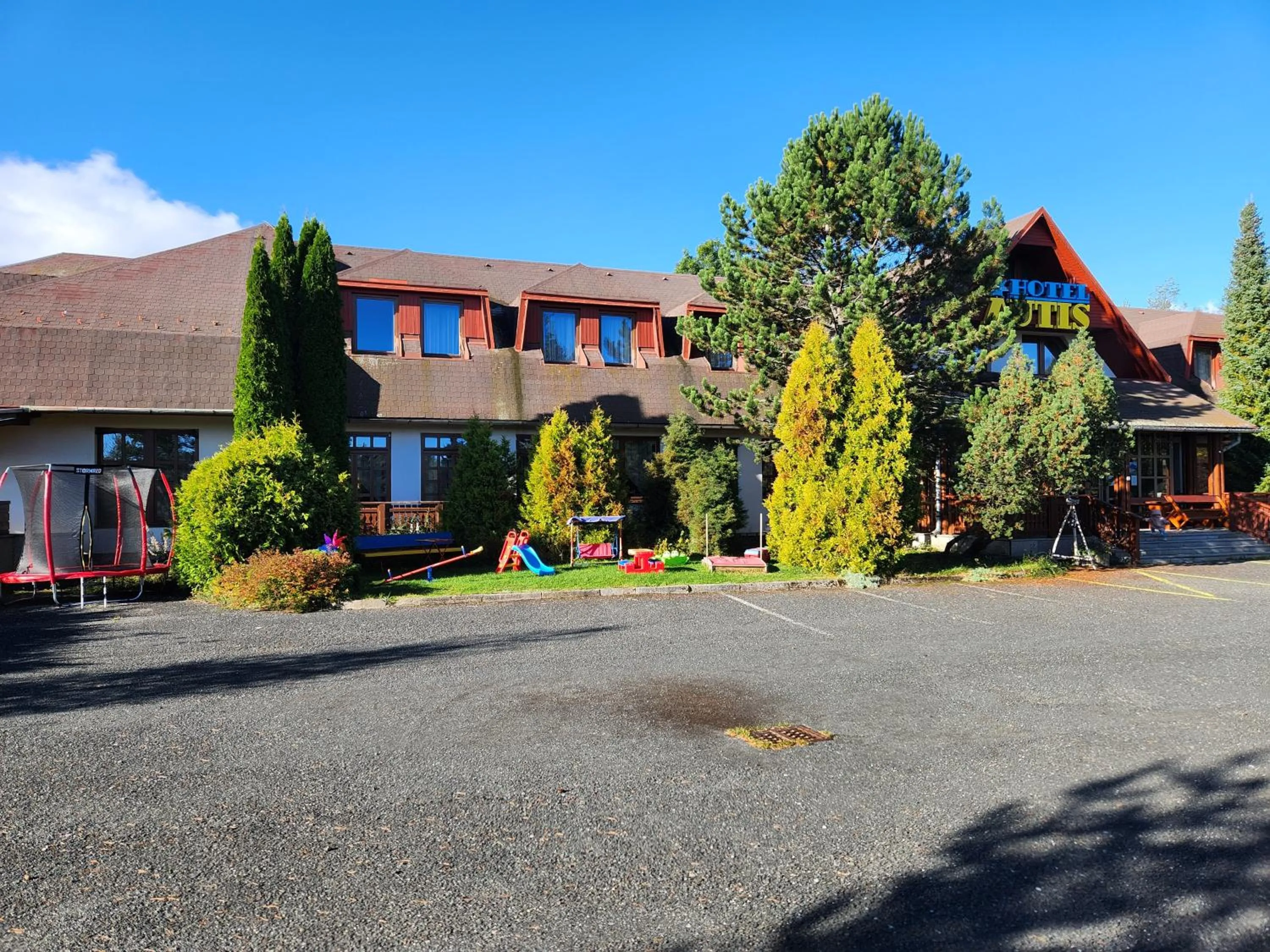 Property building in Hotel Autis