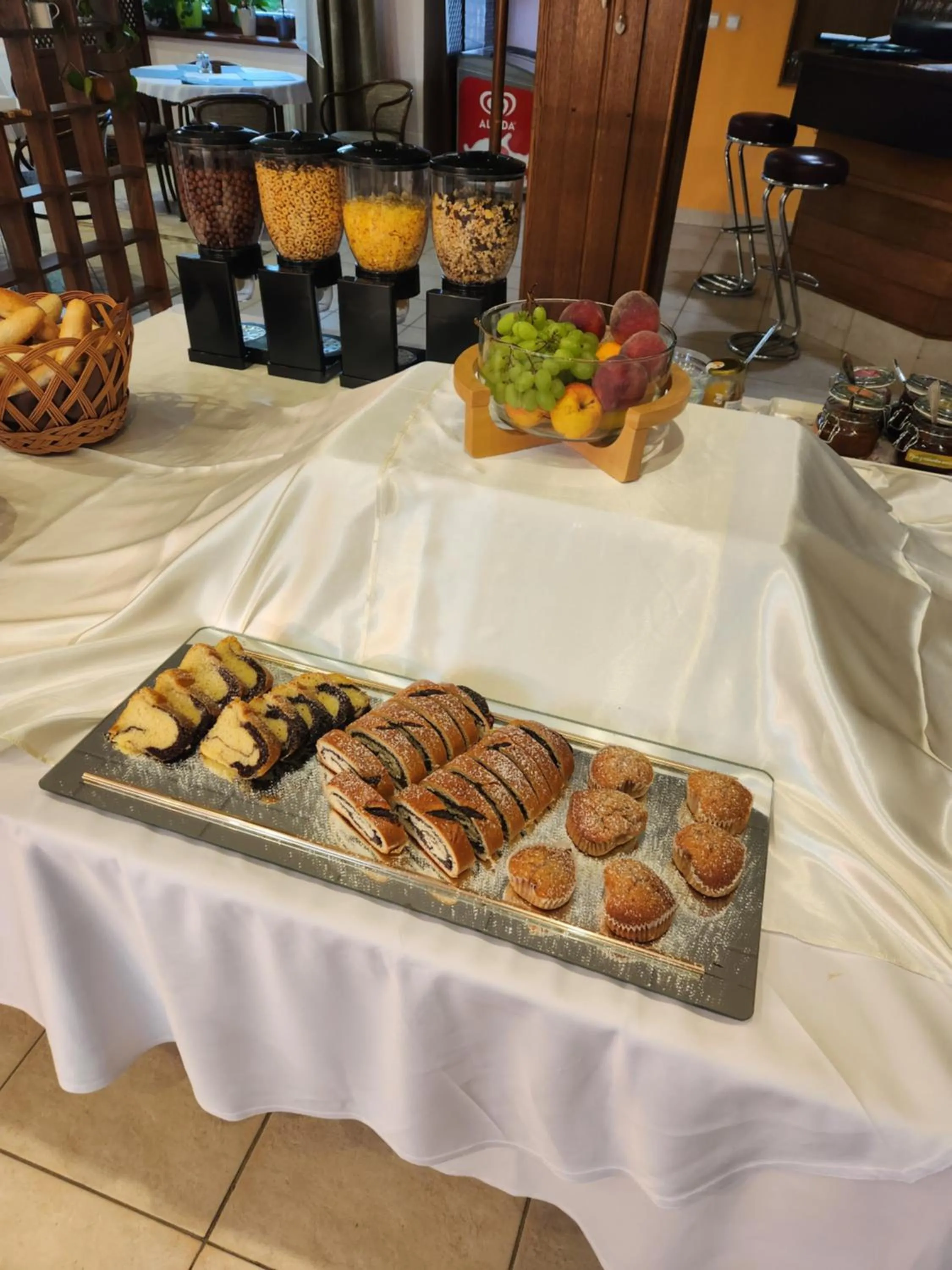 Buffet breakfast in Hotel Autis