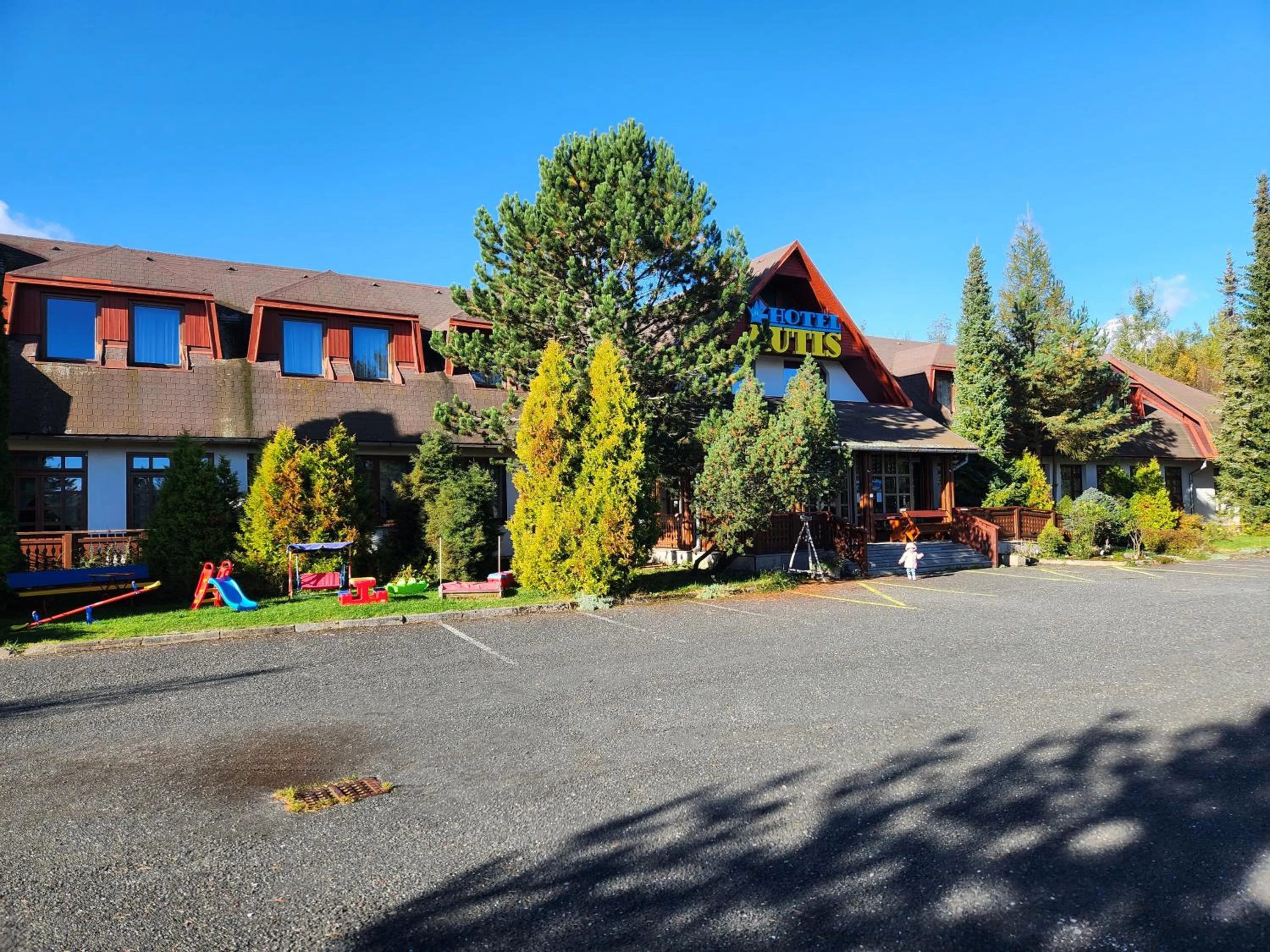 Property building in Hotel Autis