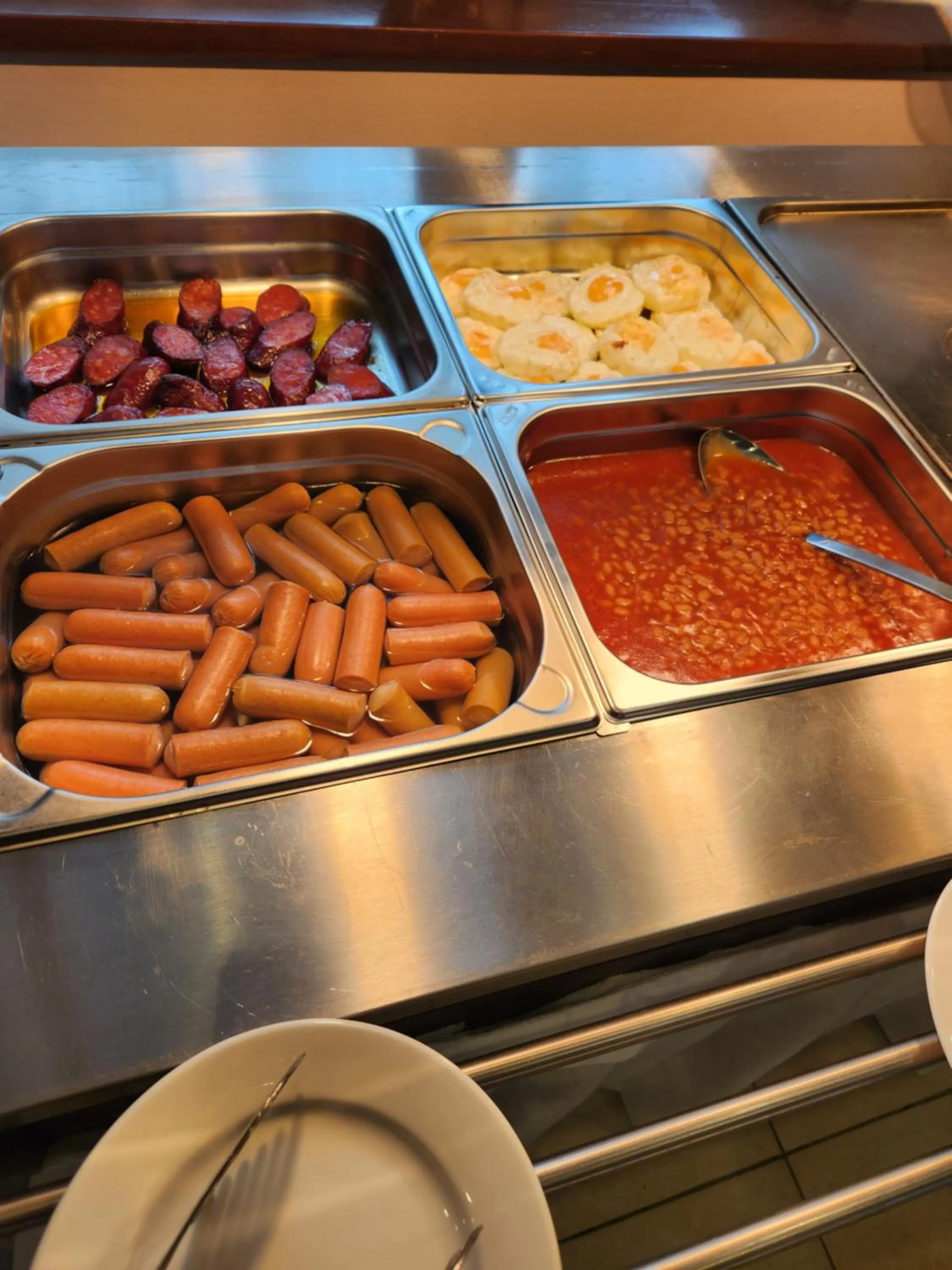 Buffet breakfast in Hotel Autis