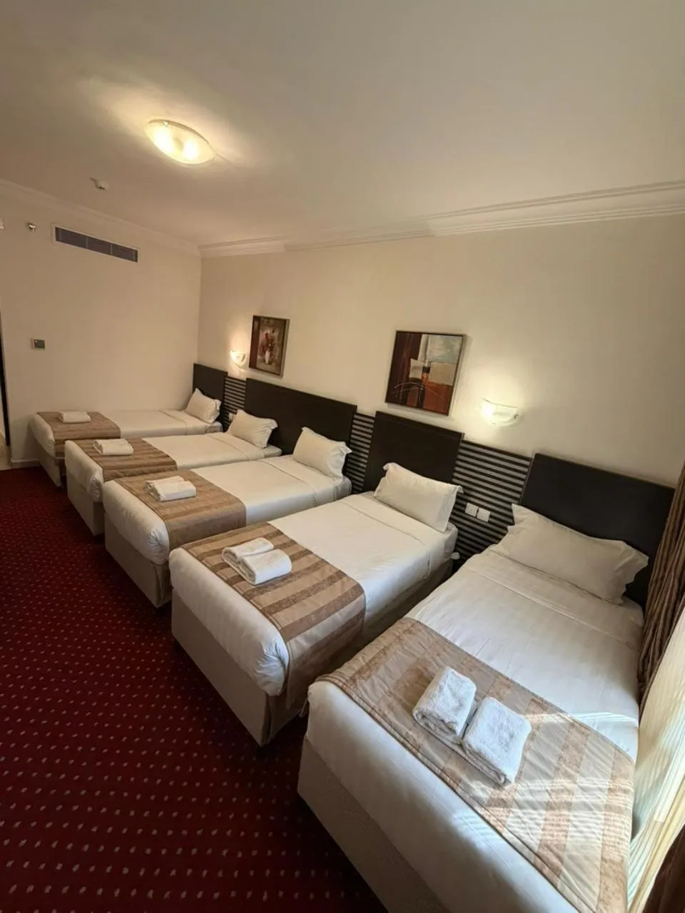 Bed in Miaad Al Majd Hotel