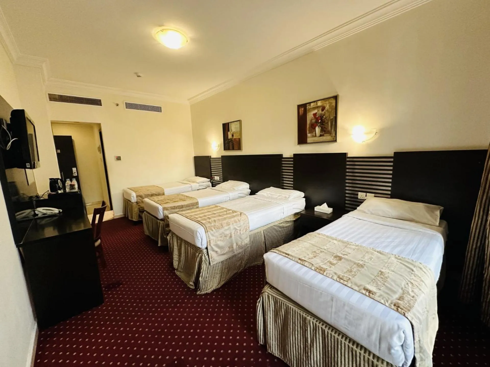 Bed in Miaad Al Majd Hotel