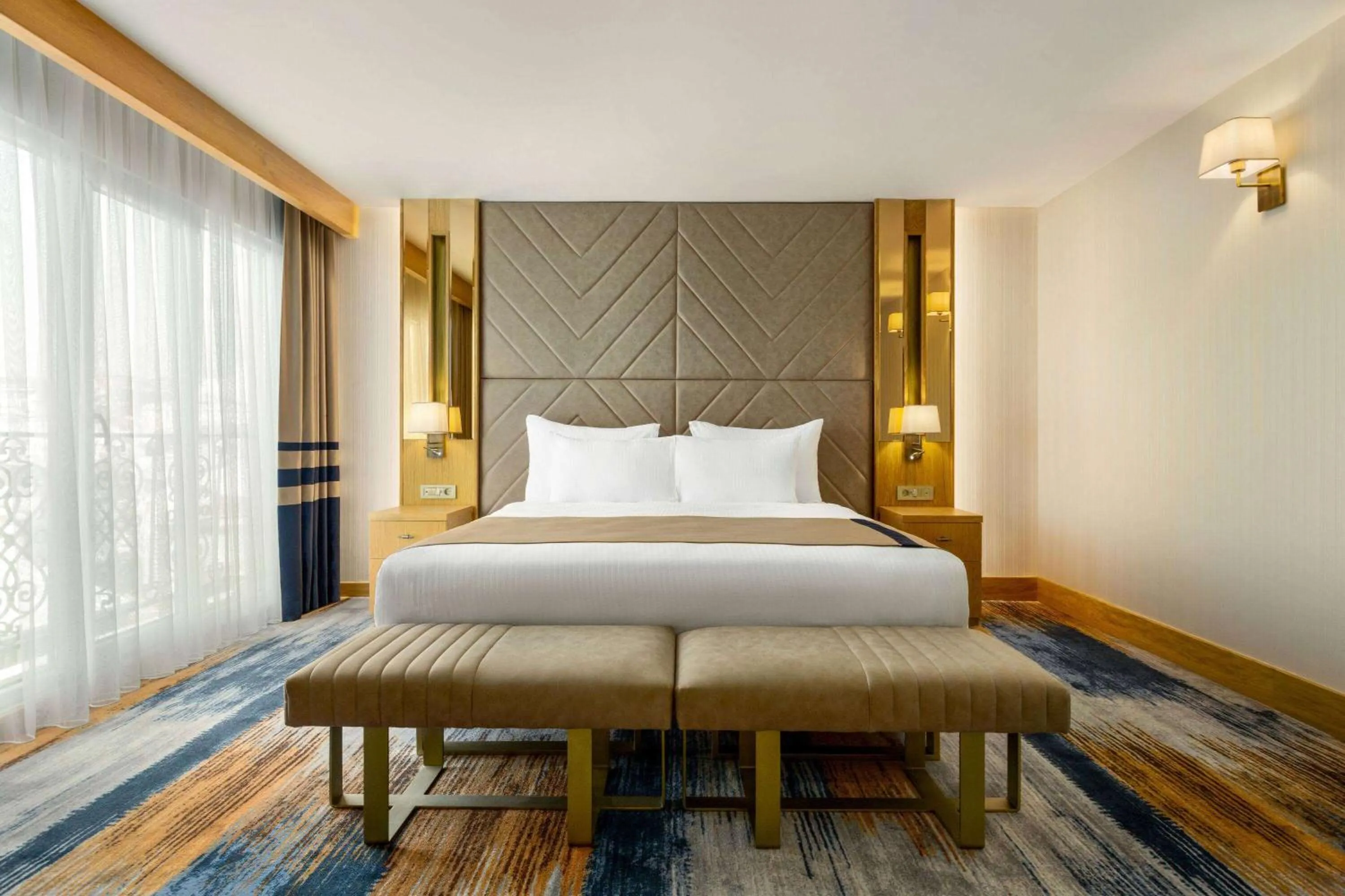 Photo of the whole room, Bed in Days Inn by Wyndham Istanbul Bomonti