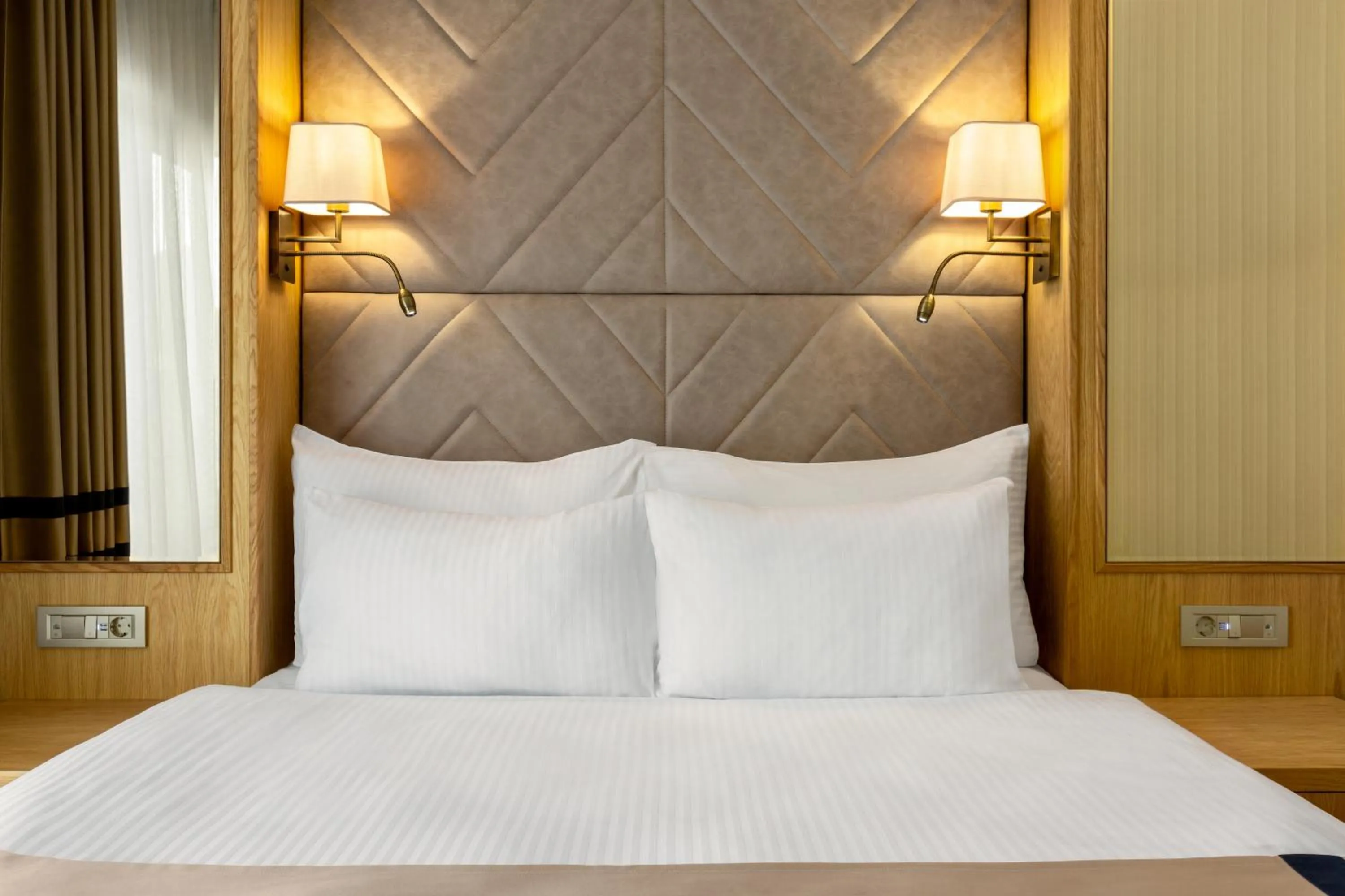 Bed in Days Inn by Wyndham Istanbul Bomonti