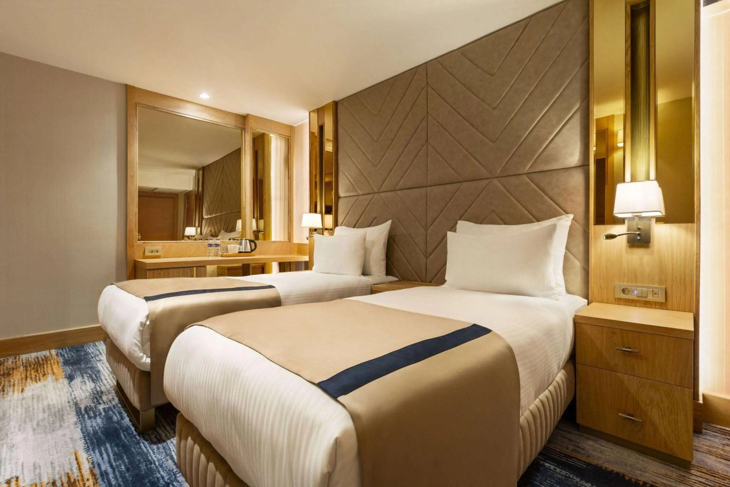 Photo of the whole room, Bed in Days Inn by Wyndham Istanbul Bomonti