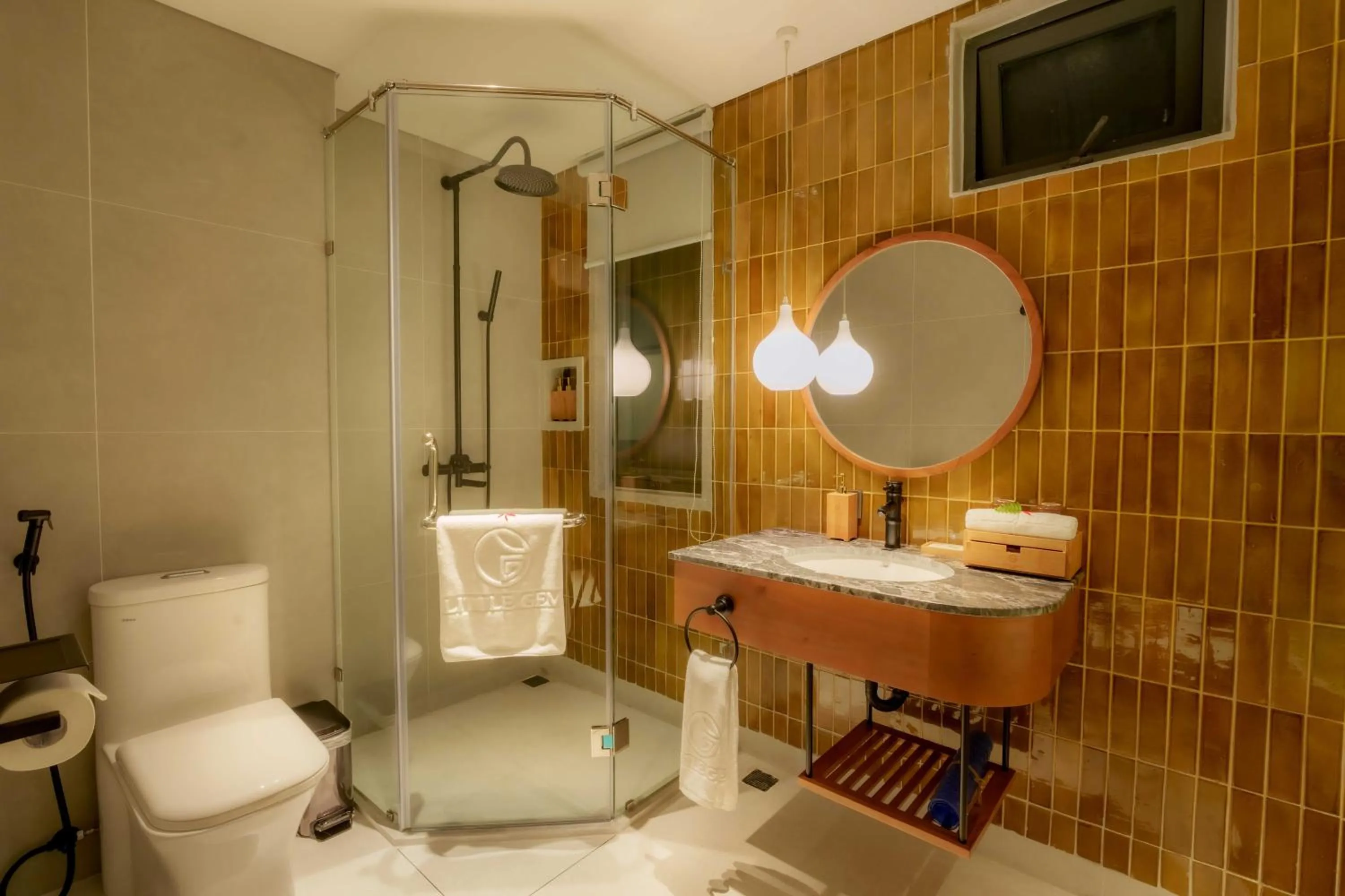 Shower in Little Gem. An Eco-Friendly Boutique Hotel & Spa
