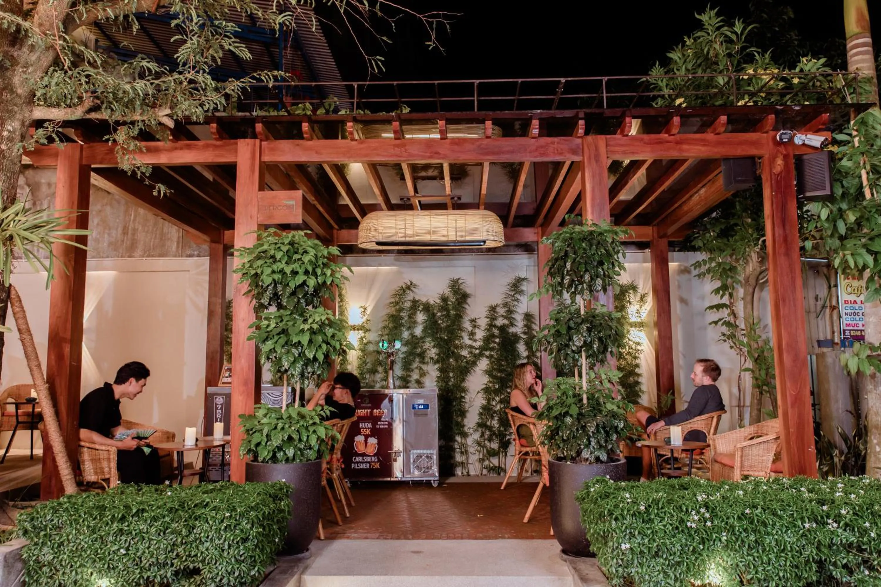 Lounge or bar in Little Gem. An Eco-Friendly Boutique Hotel & Spa