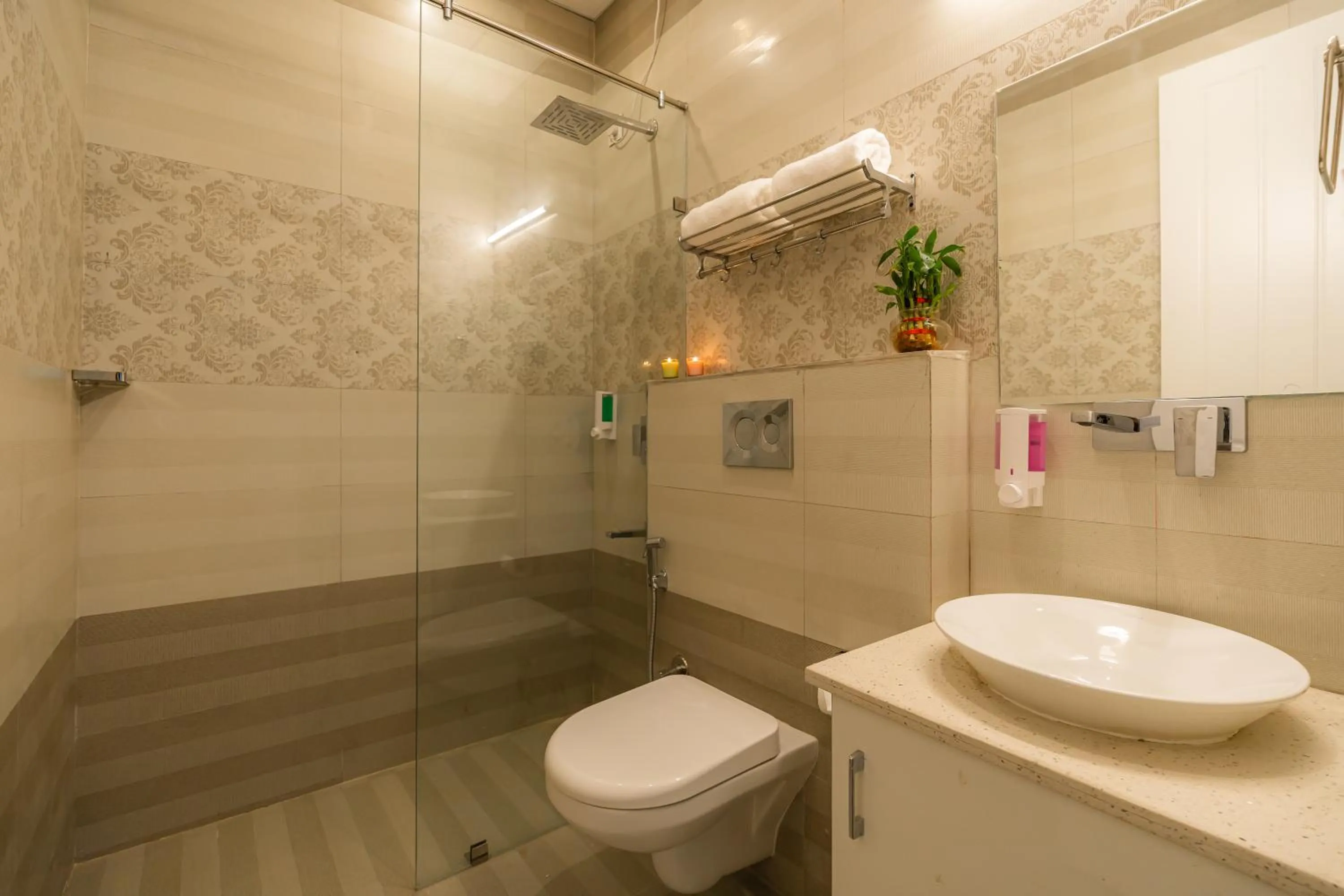 Shower in The Social Stays Dehradun