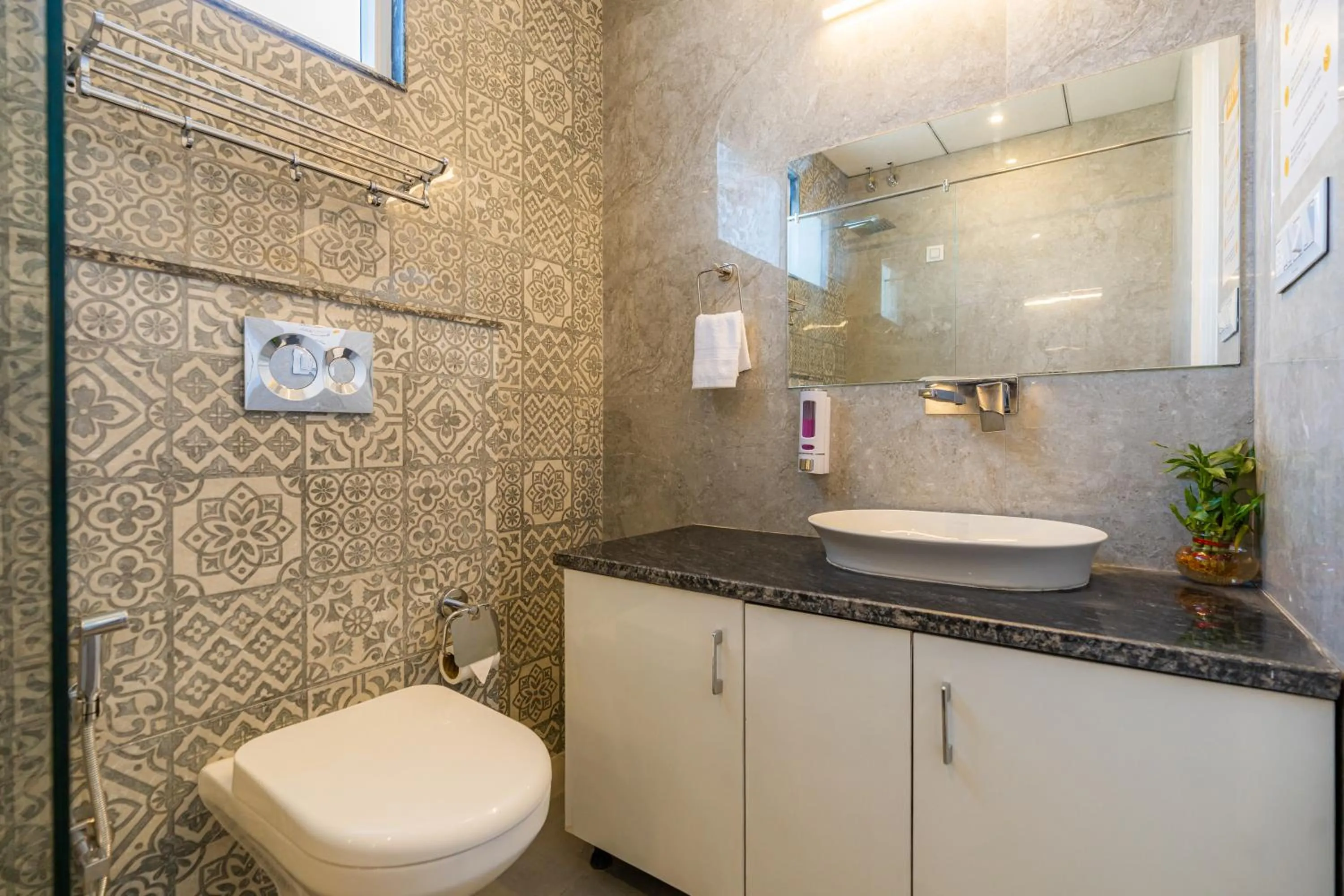 Shower in The Social Stays Dehradun