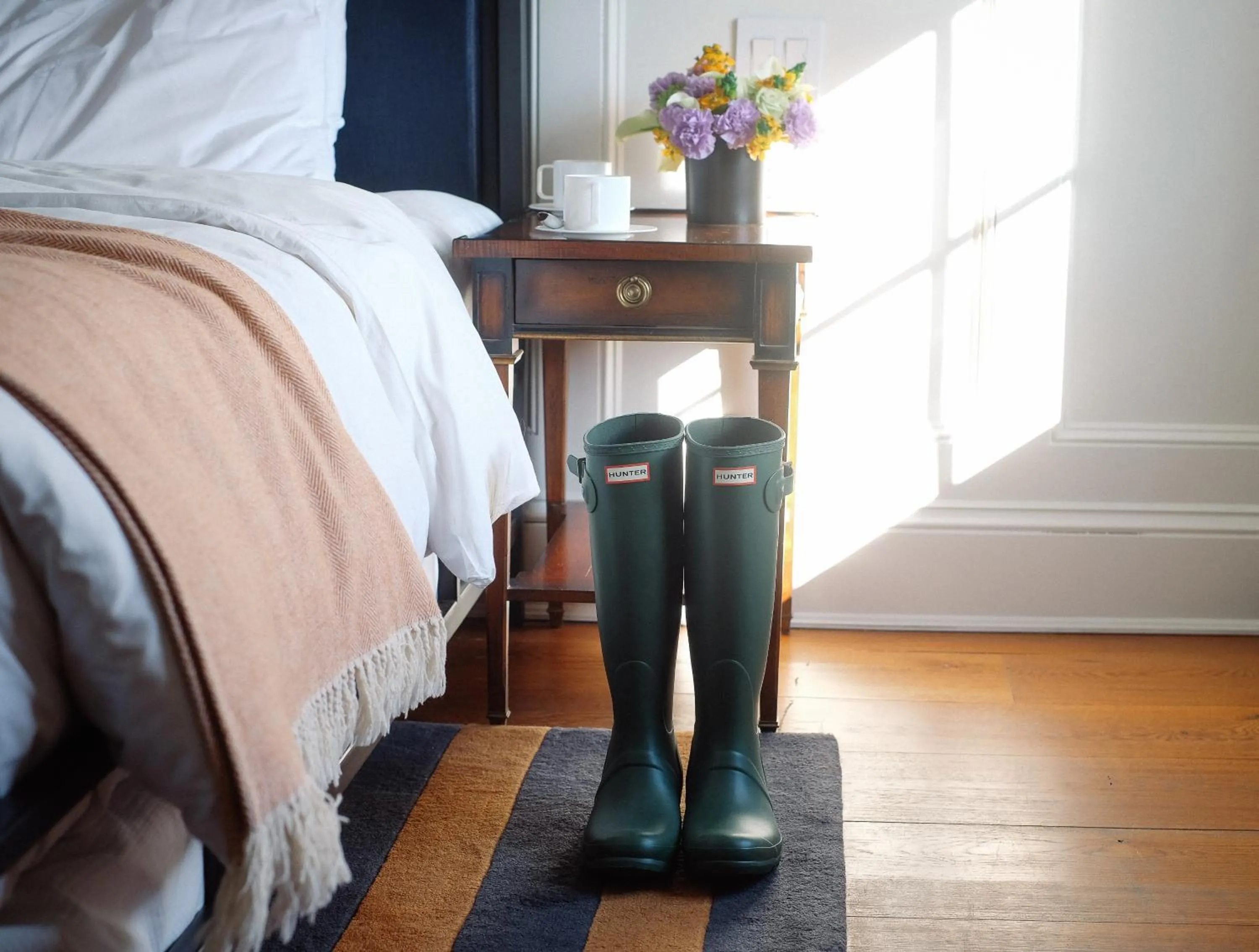 Bedroom, Bed in Topping Rose House
