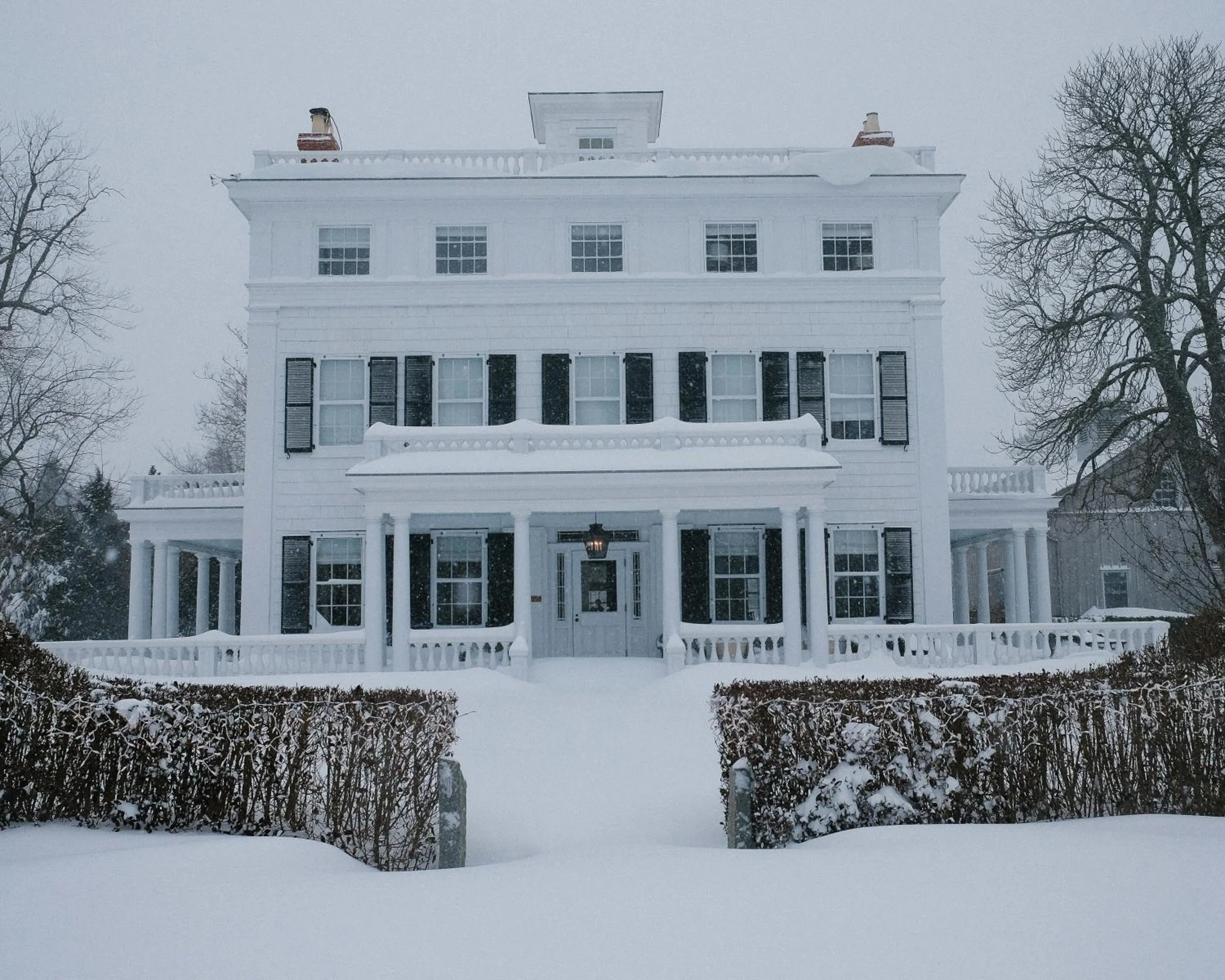 Facade/entrance in Topping Rose House