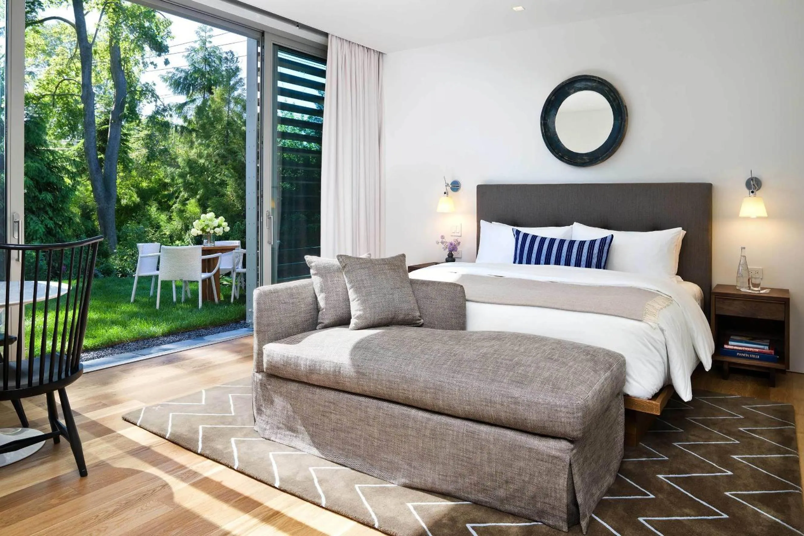 Bedroom, Bed in Topping Rose House