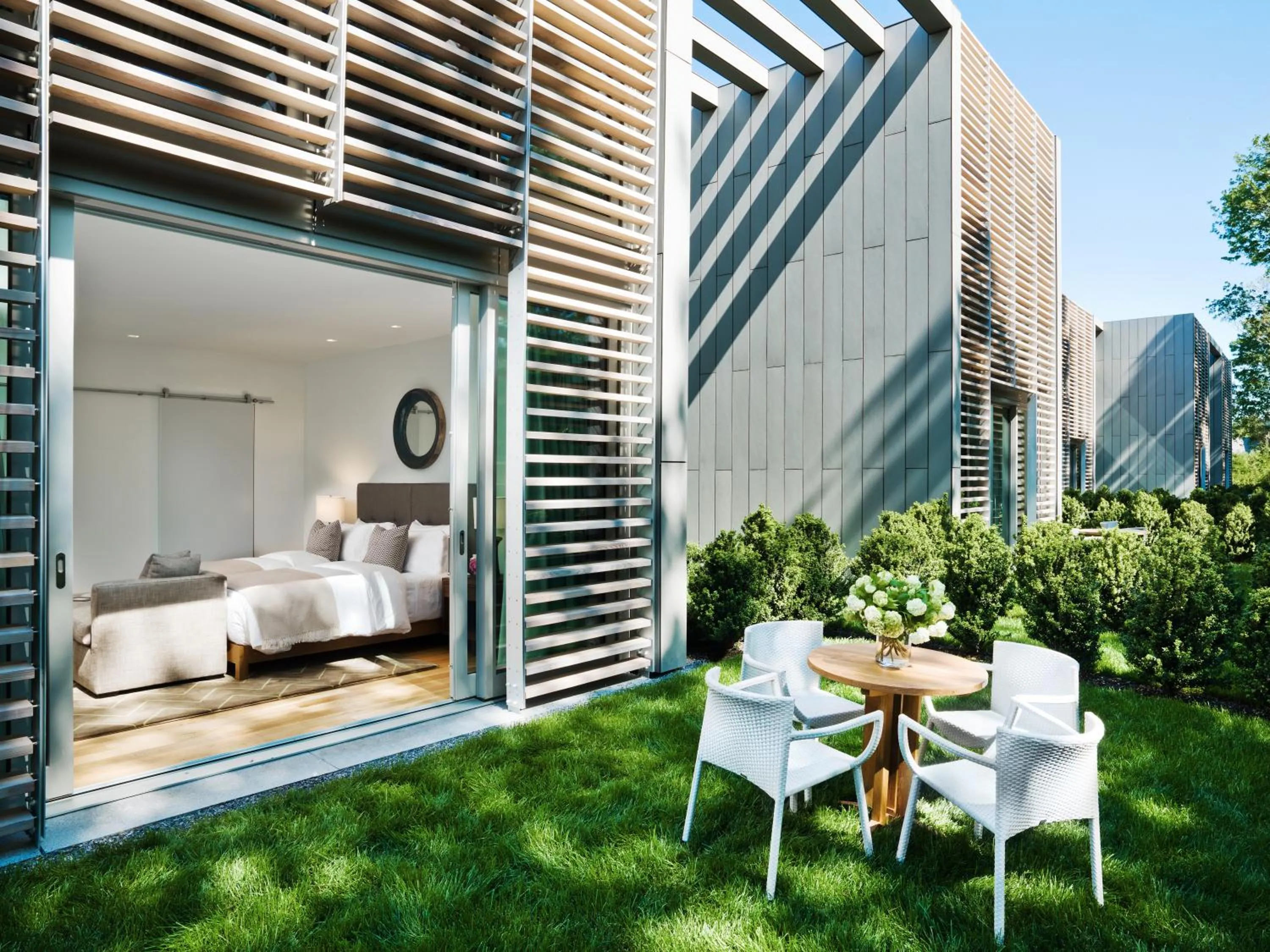 Facade/entrance in Topping Rose House