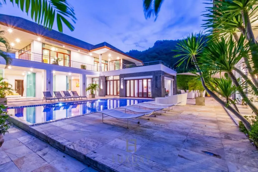 Unique Pool Villa with 5 Bedrooms and Sea View PM-C1