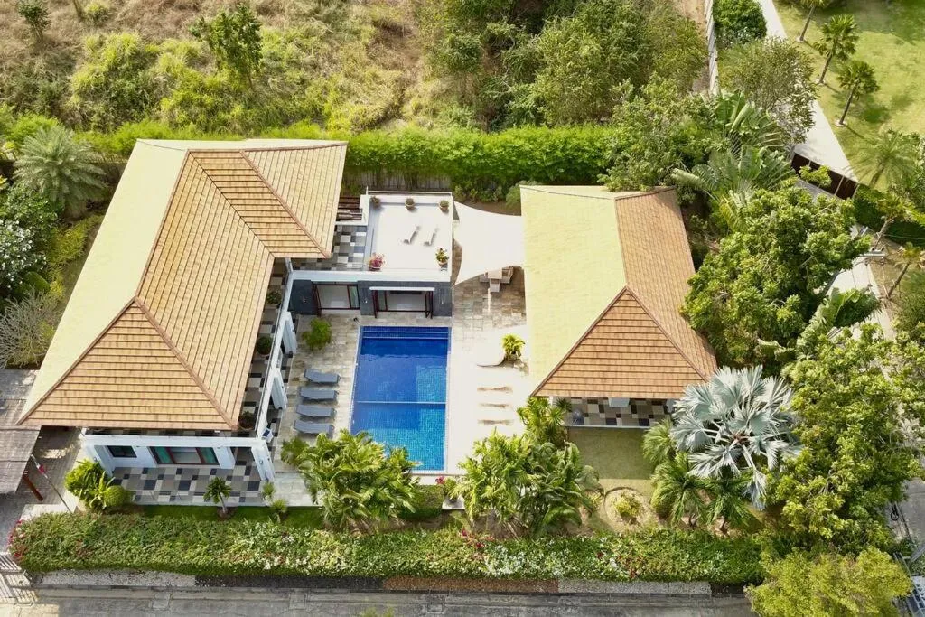 Unique Pool Villa with 5 Bedrooms and Sea View PM-C1