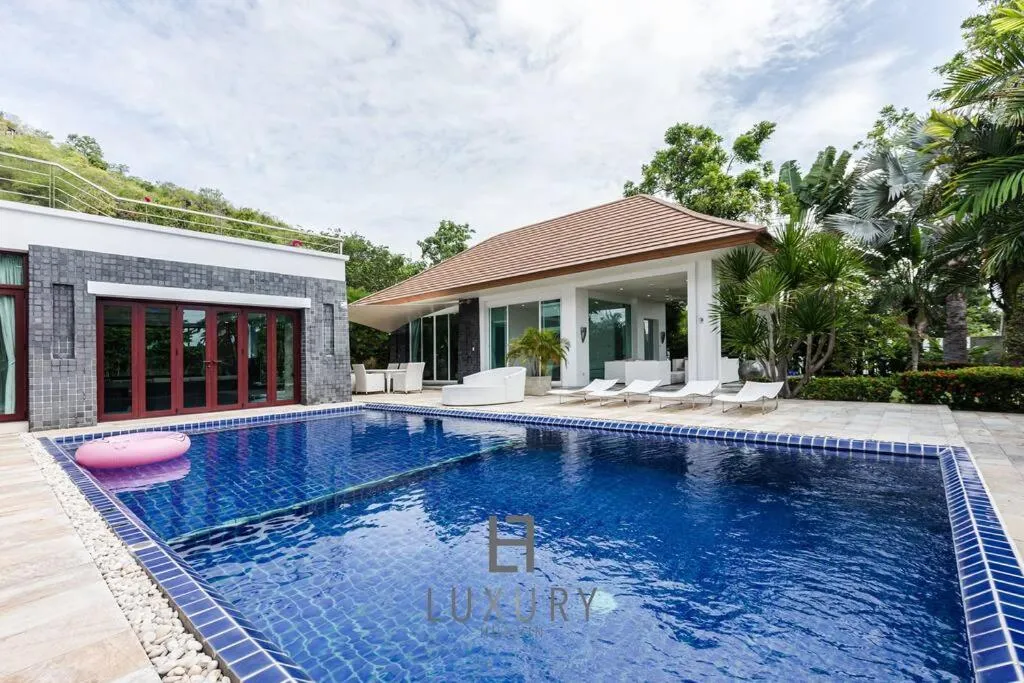 Unique Pool Villa with 5 Bedrooms and Sea View PM-C1