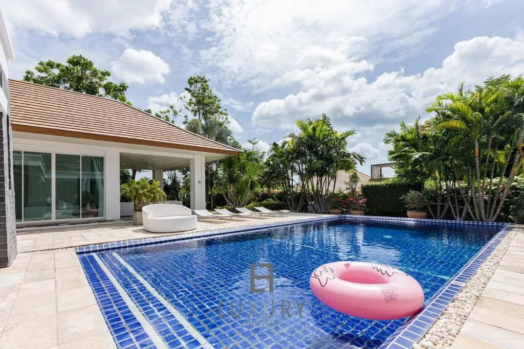 Unique Pool Villa with 5 Bedrooms and Sea View PM-C1
