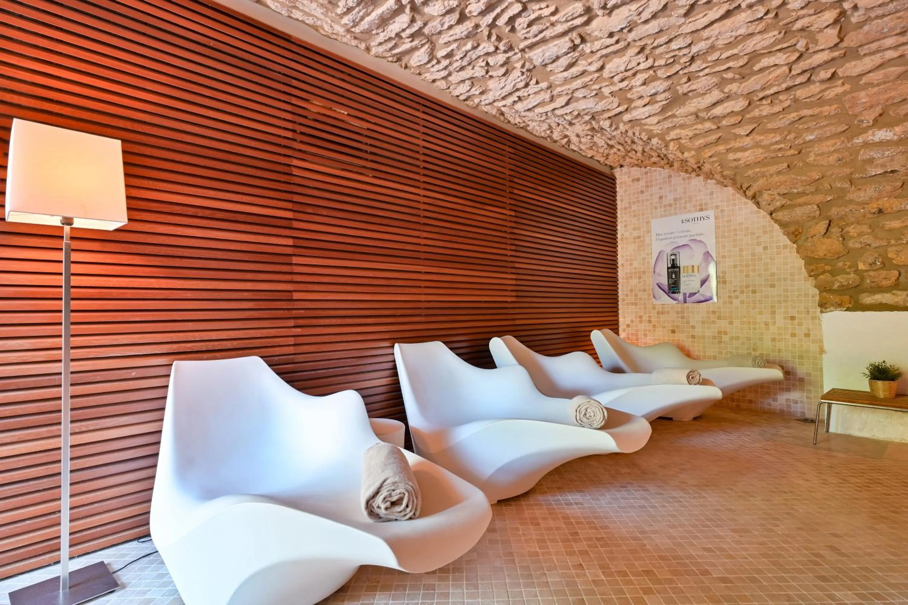 Spa and wellness centre/facilities in Moulin de Vernègues Hôtel & Spa