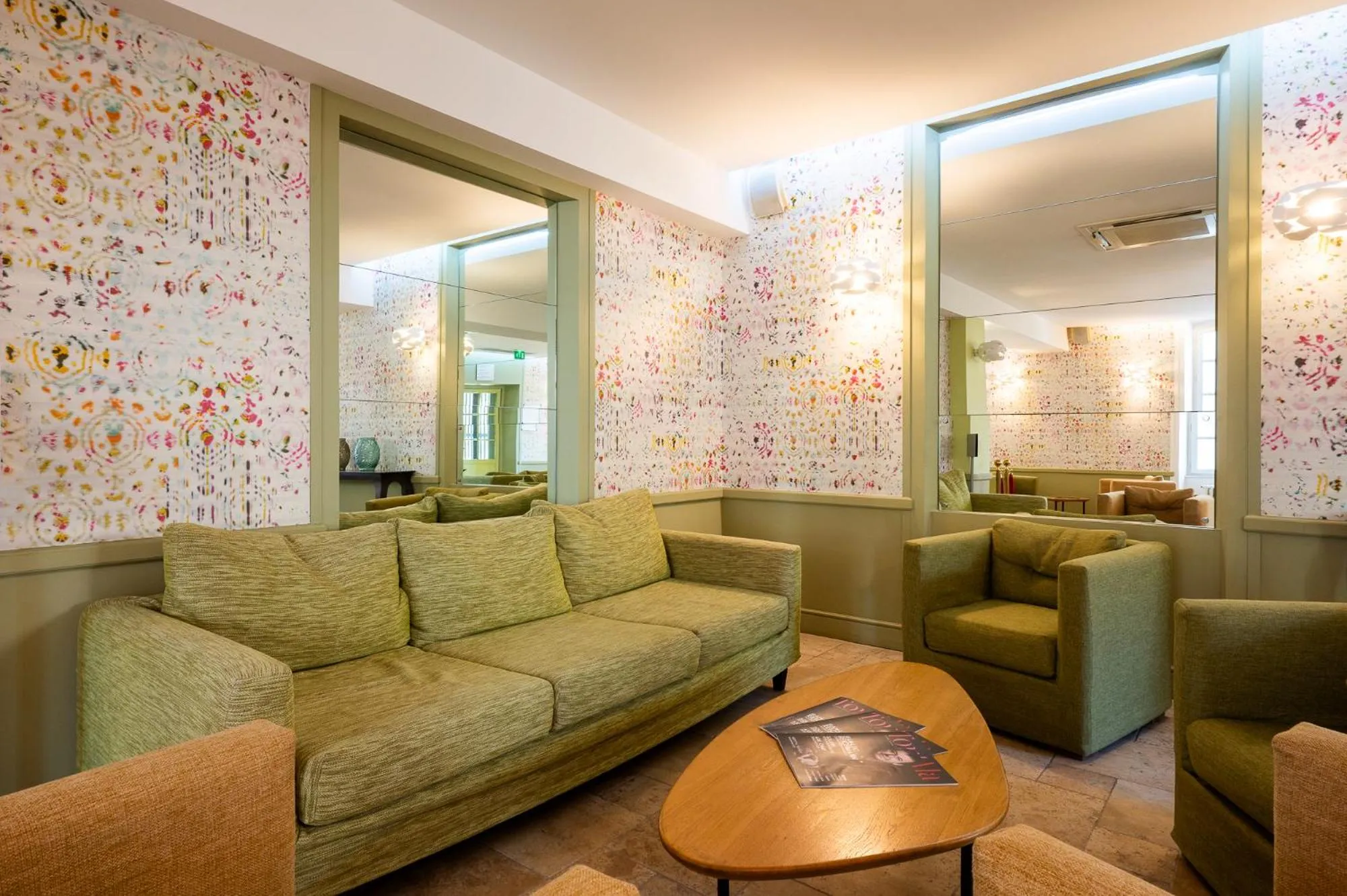 Living room in Moulin de Vernègues Hôtel & Spa