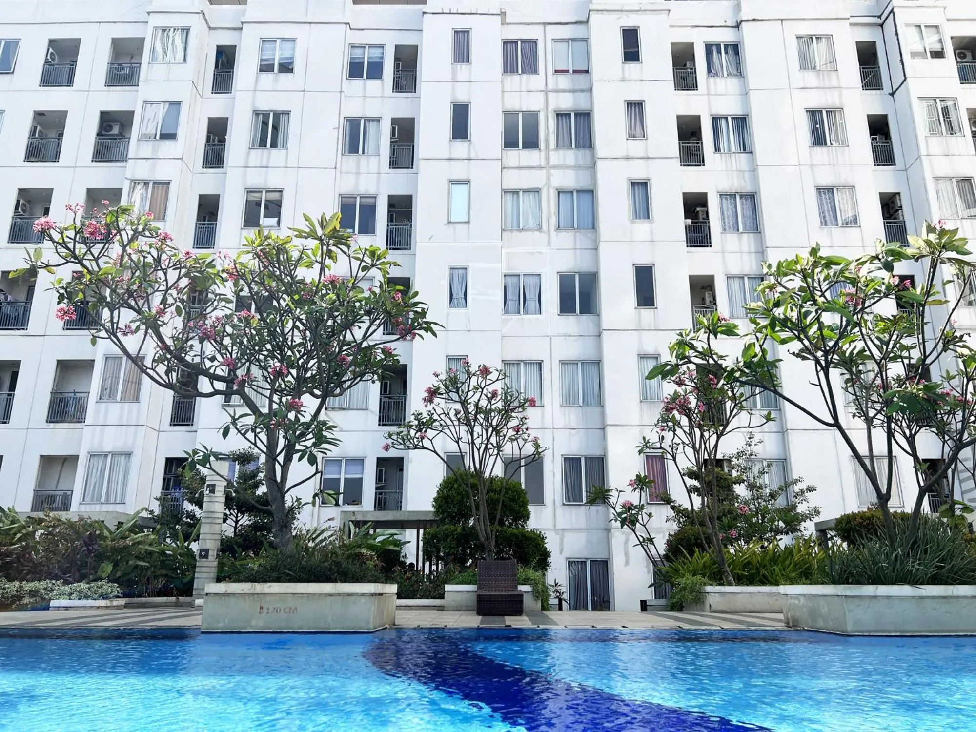 Swimming pool in Bassura Apartment by Aok Property