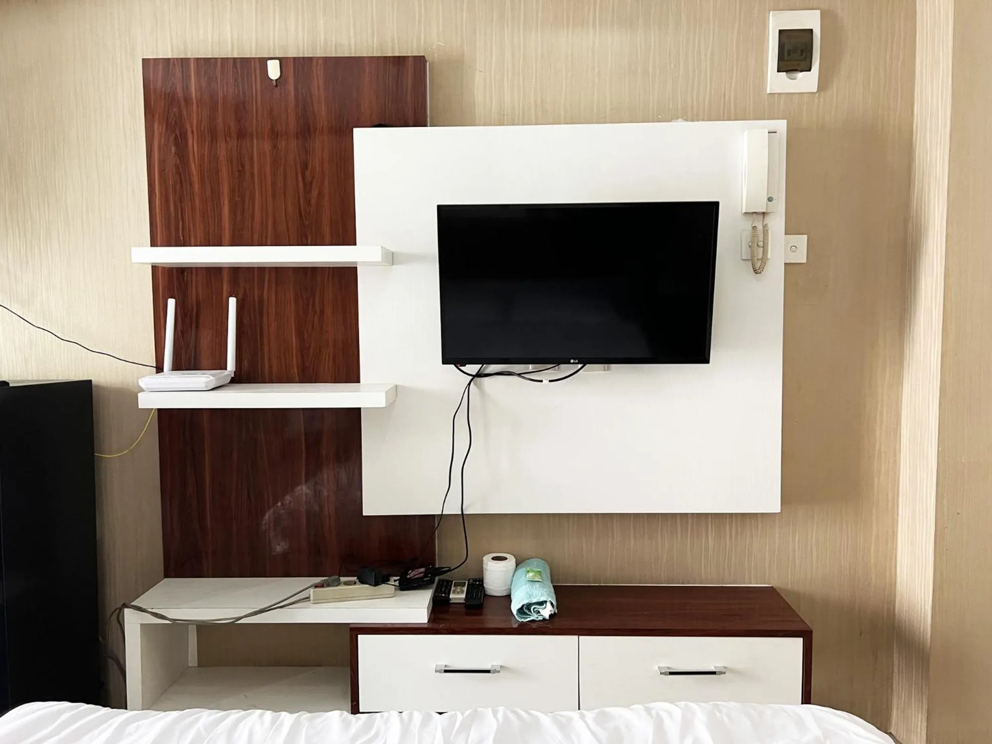 Communal lounge/ TV room, Bed in Bassura Apartment by Aok Property