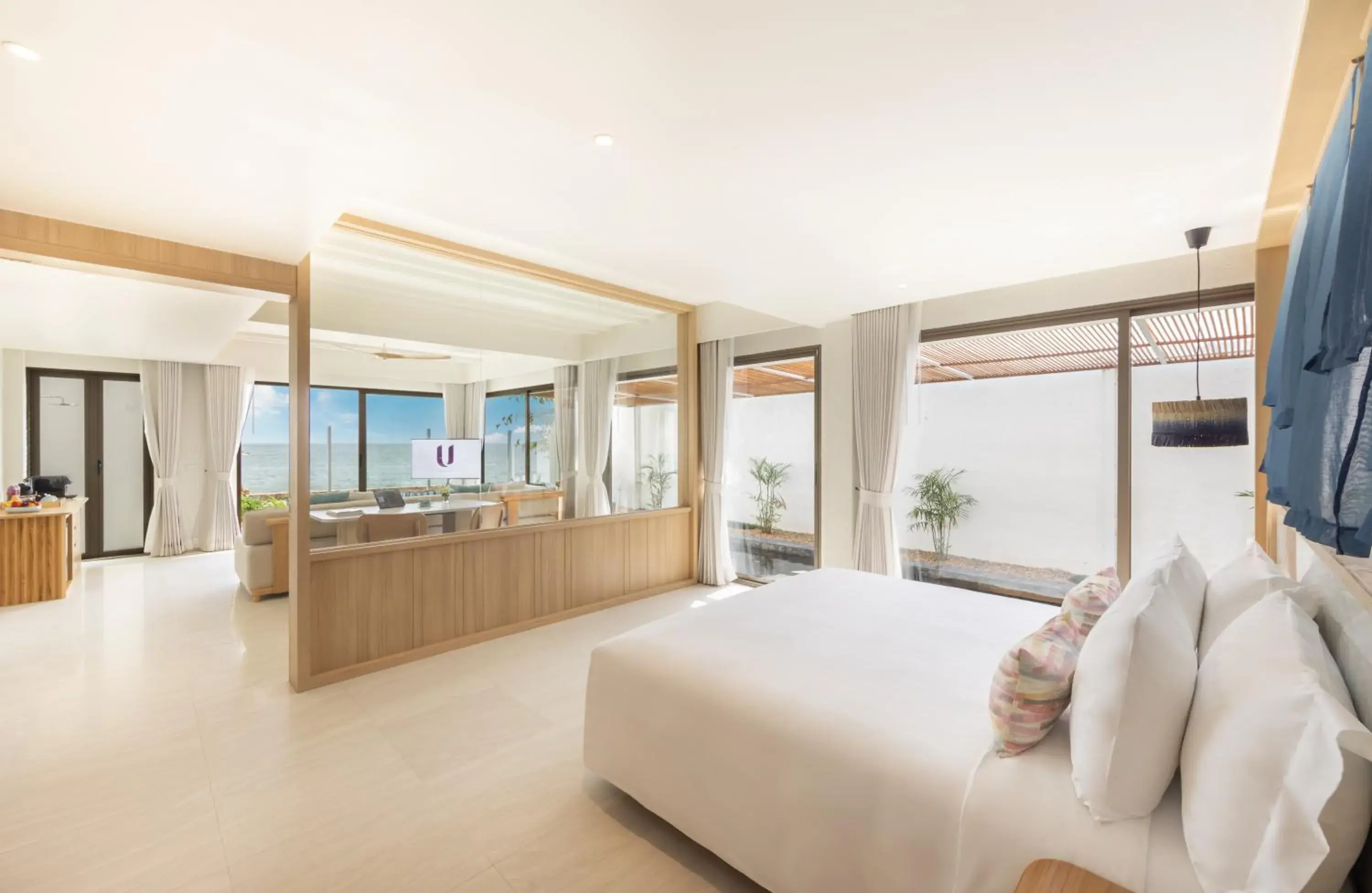 Family Beachfront Pool Villa (24 Hours Use of Room) in U Hua Hin Family Beachfront Pool Villa (24 Hours Use of Room) in U Hua Hin