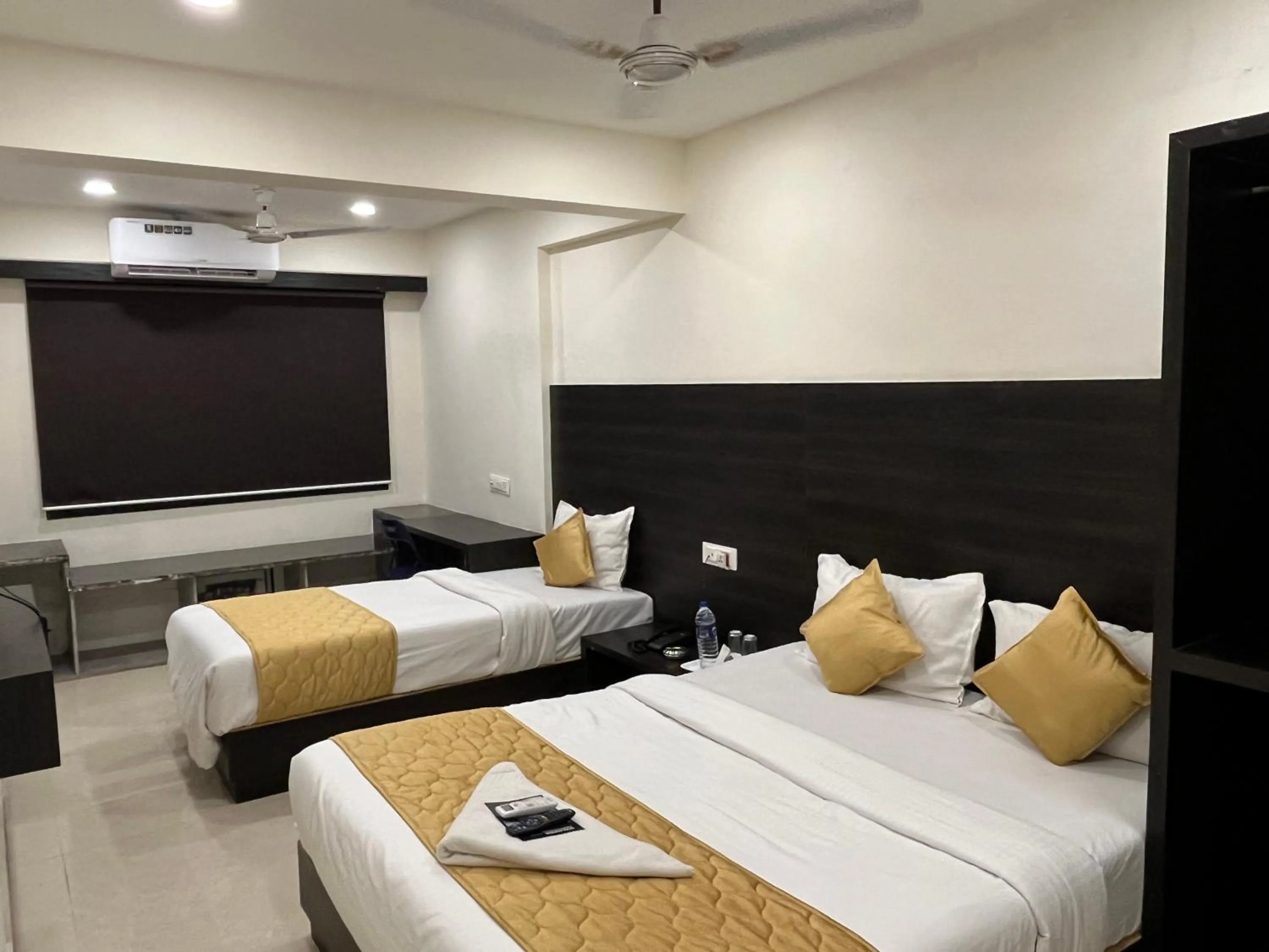 Wind Flower Regency - Near Kokilaben Hospital