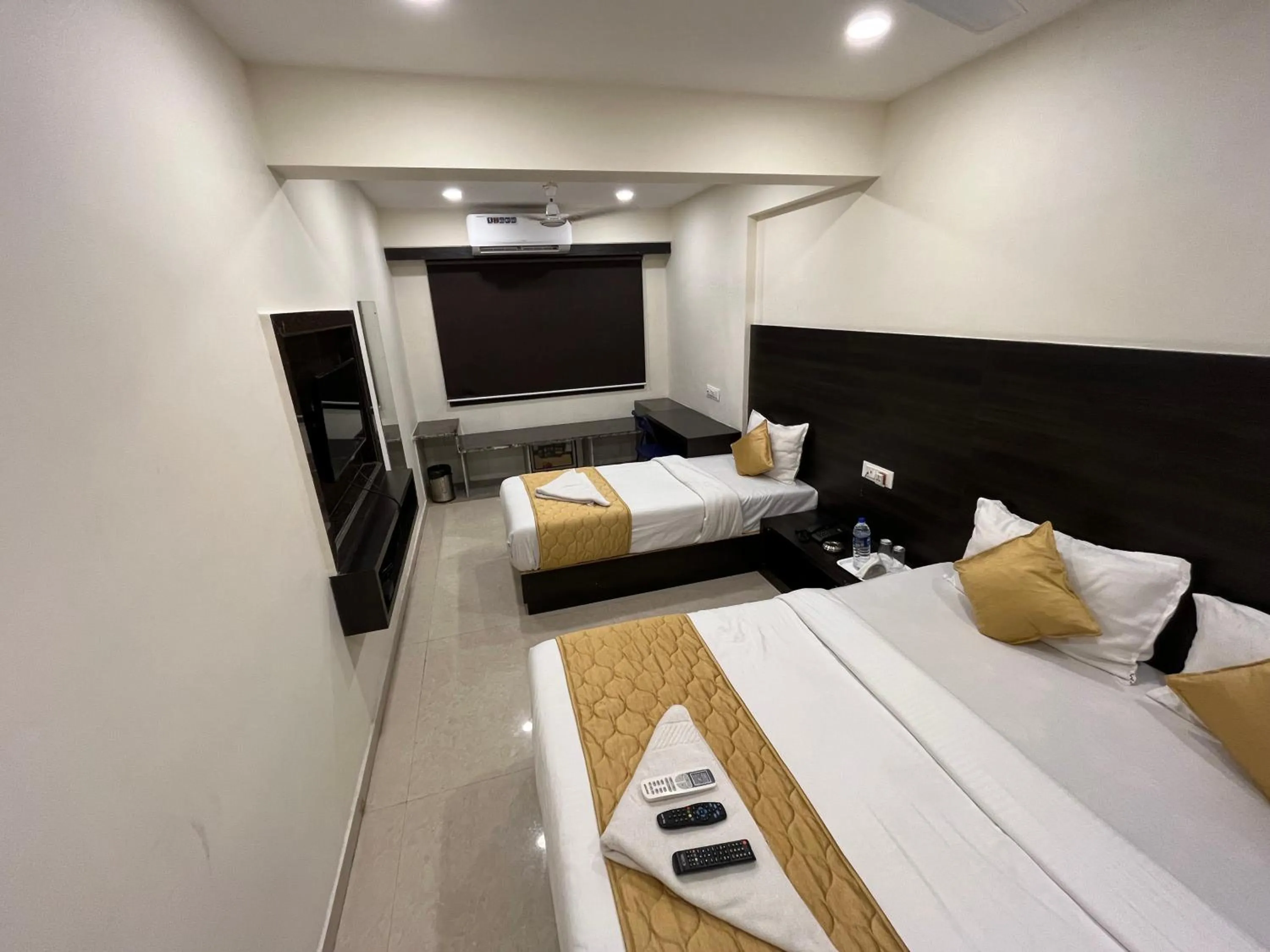 Wind Flower Regency - Near Kokilaben Hospital