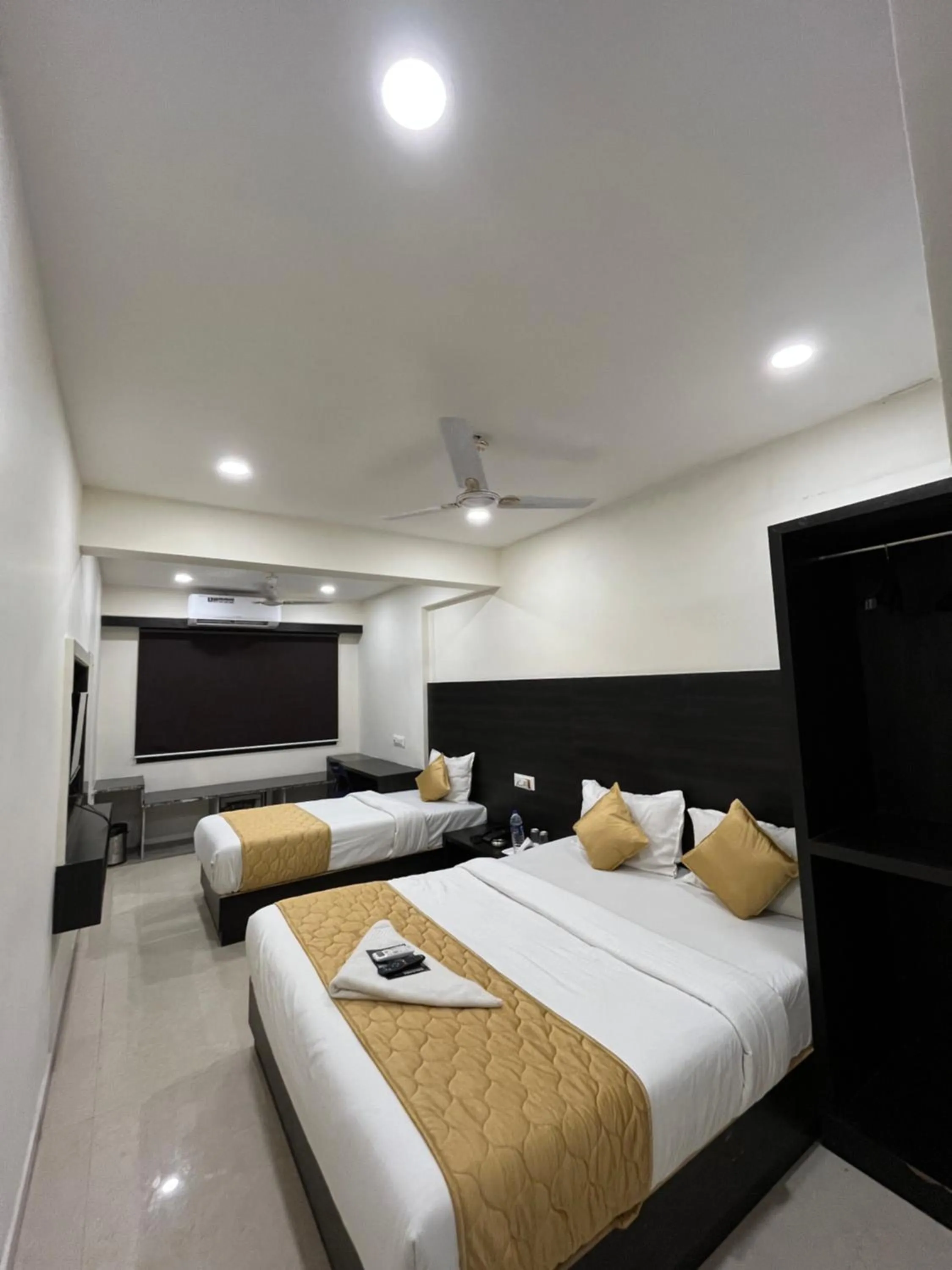 Wind Flower Regency - Near Kokilaben Hospital