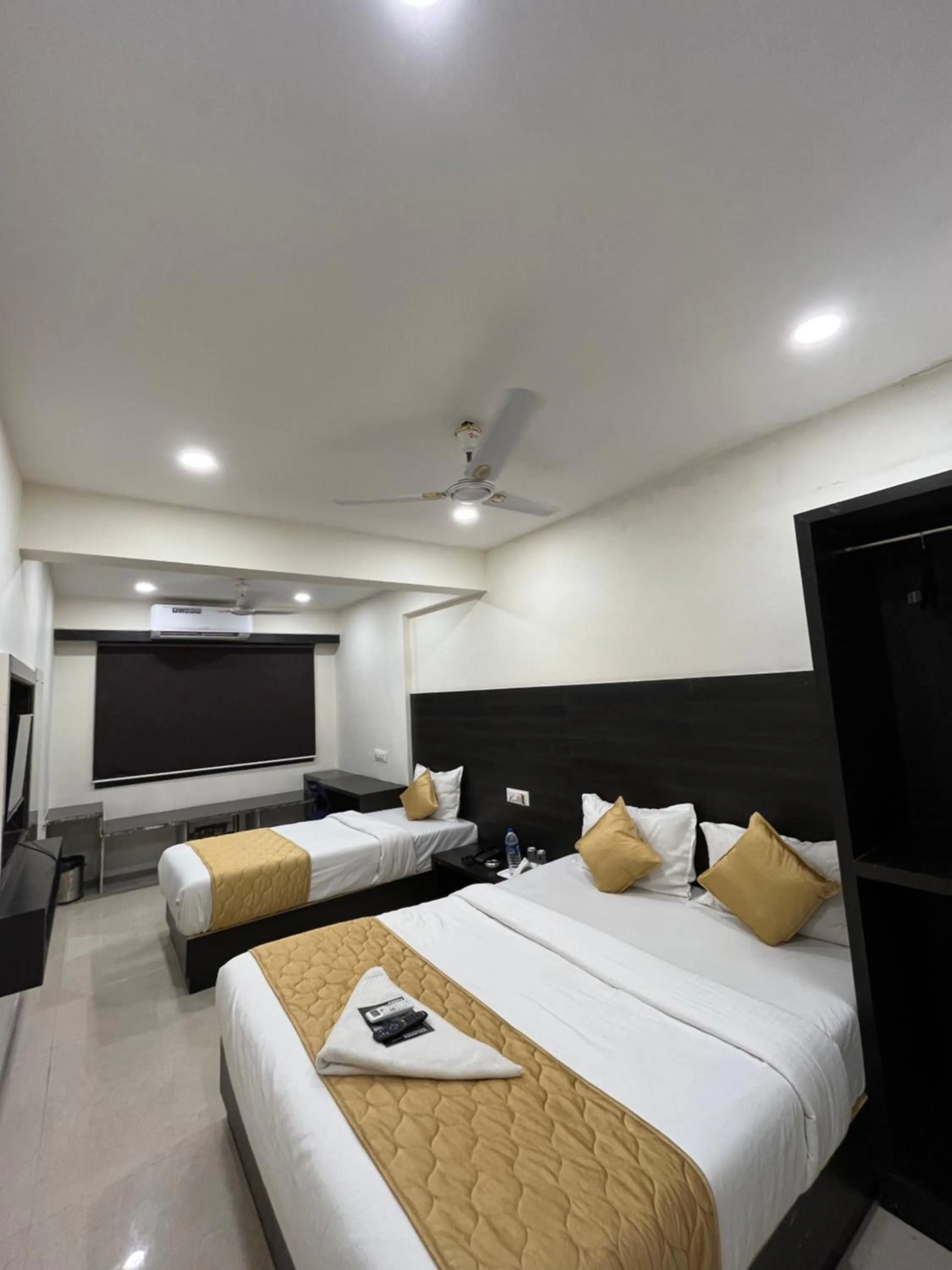 Wind Flower Regency - Near Kokilaben Hospital