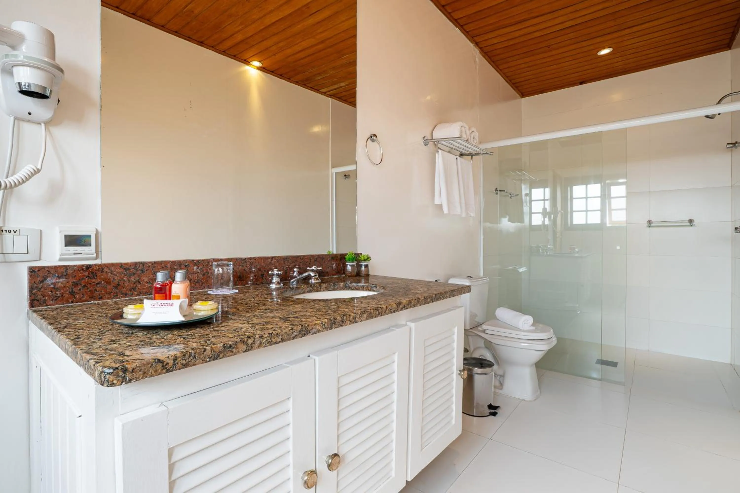 Bathroom in Pousada Apple House Campos do Jordao