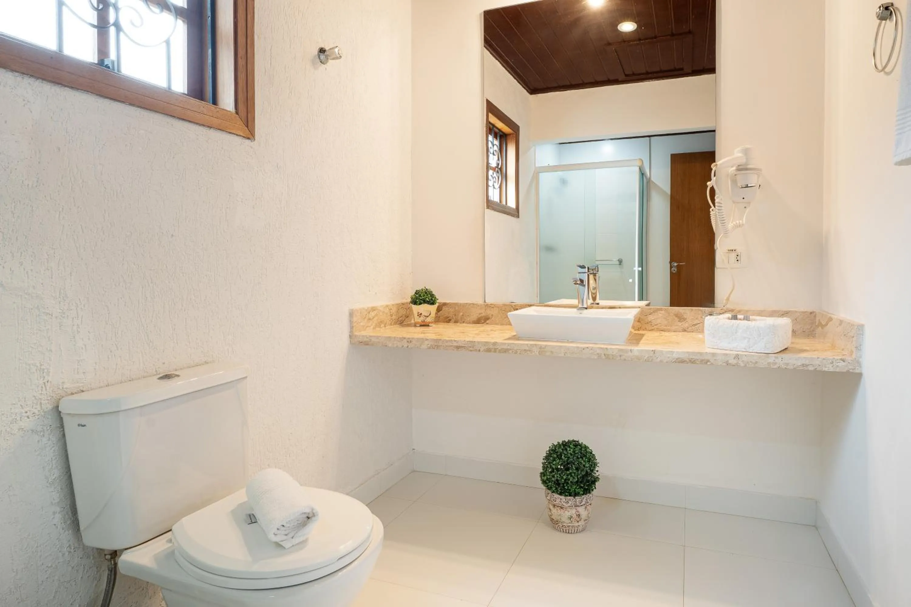 Bathroom in Pousada Apple House Campos do Jordao