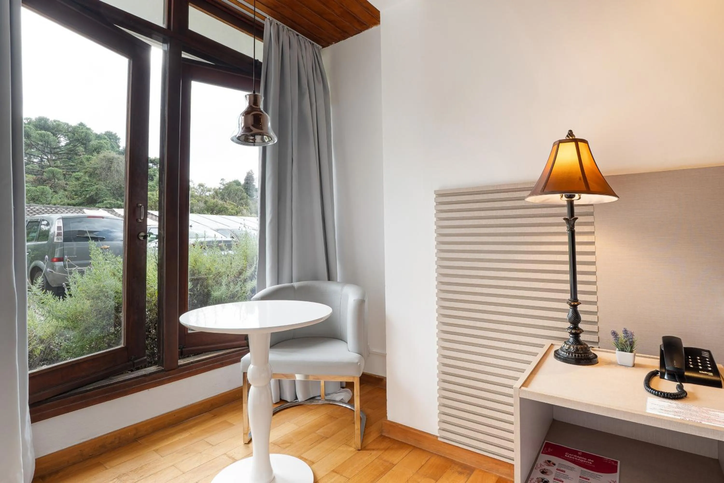 Photo of the whole room in Pousada Apple House Campos do Jordao