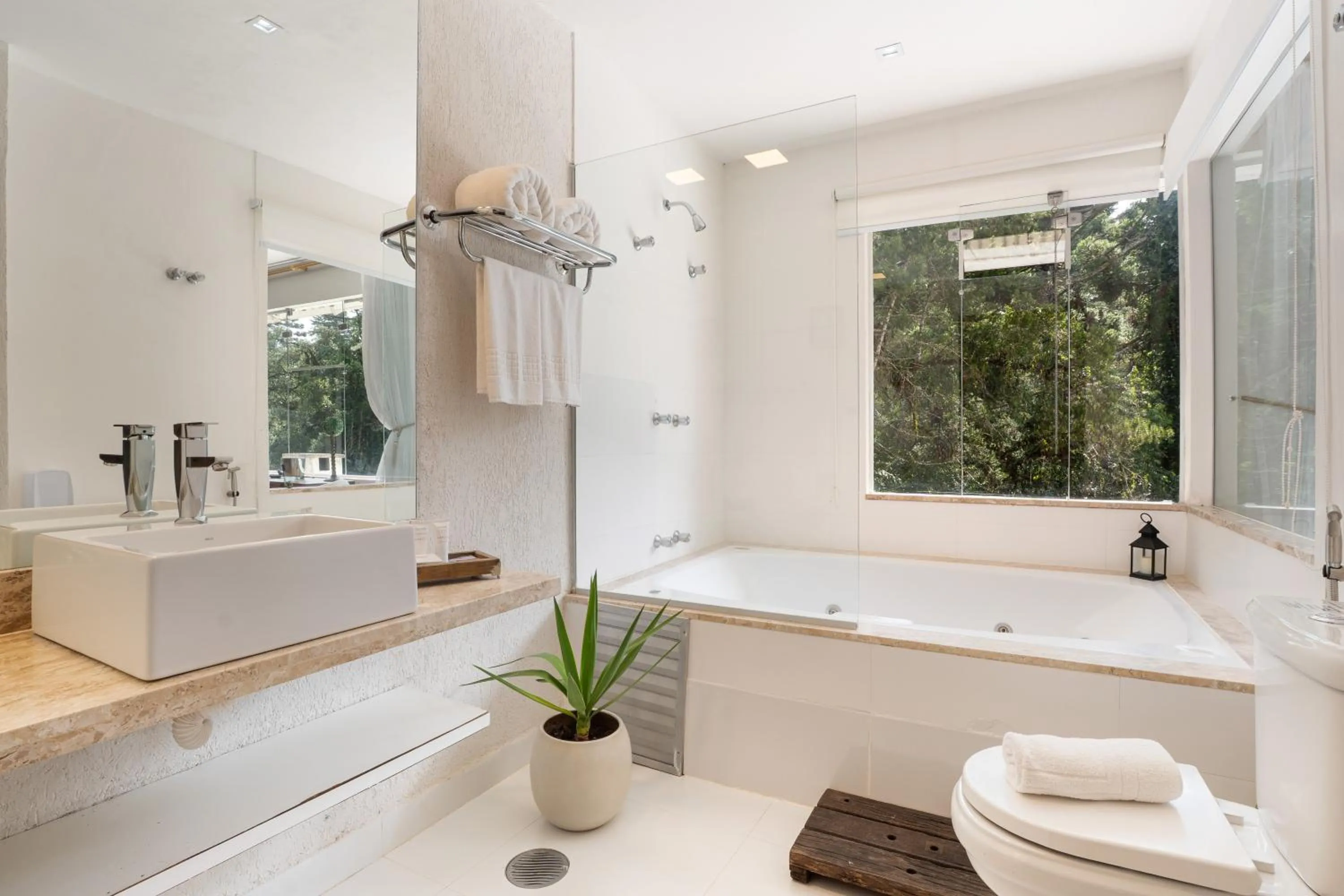 Shower in Pousada Apple House Campos do Jordao