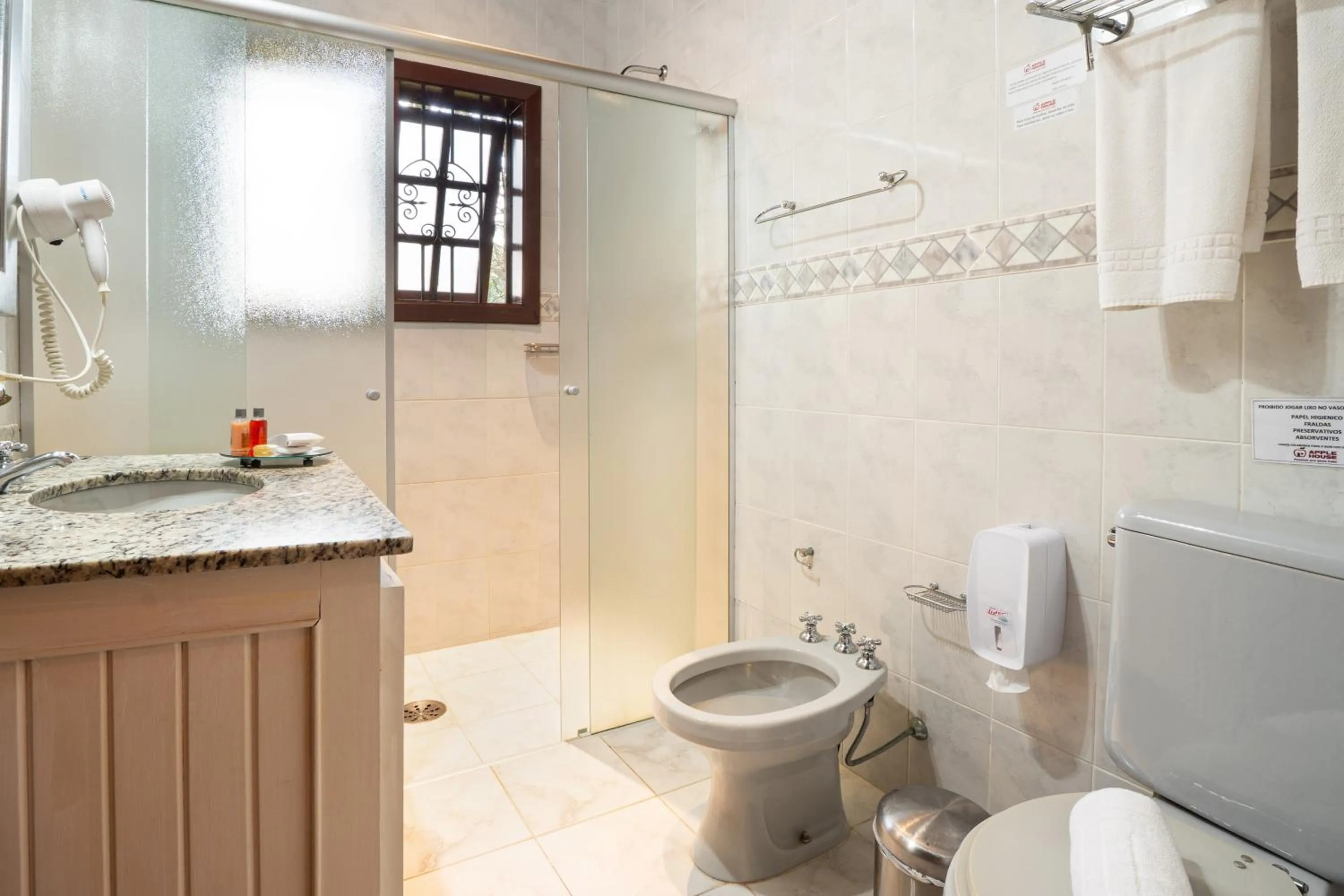 Bathroom in Pousada Apple House Campos do Jordao