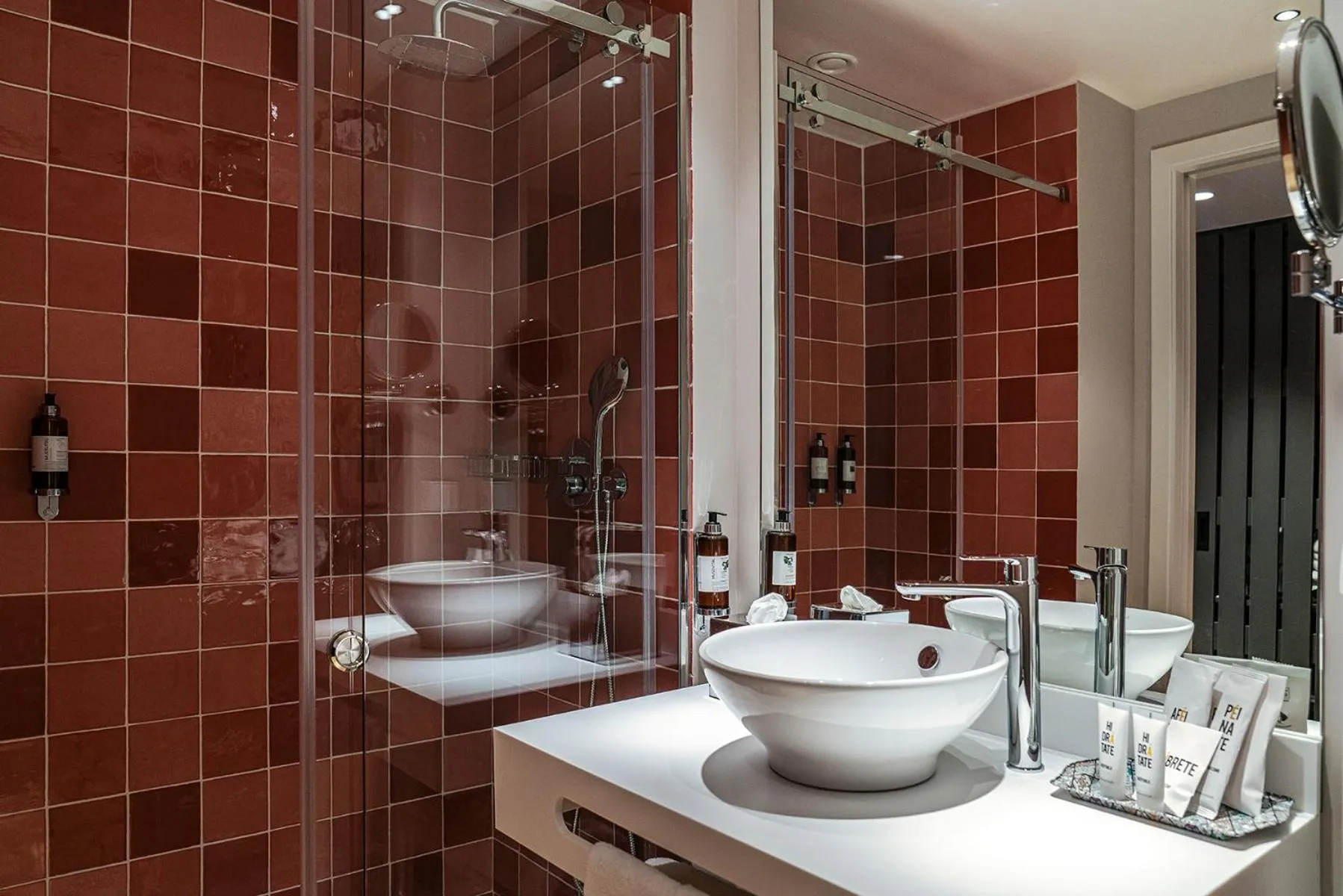 Shower in Vincci Bonjardim