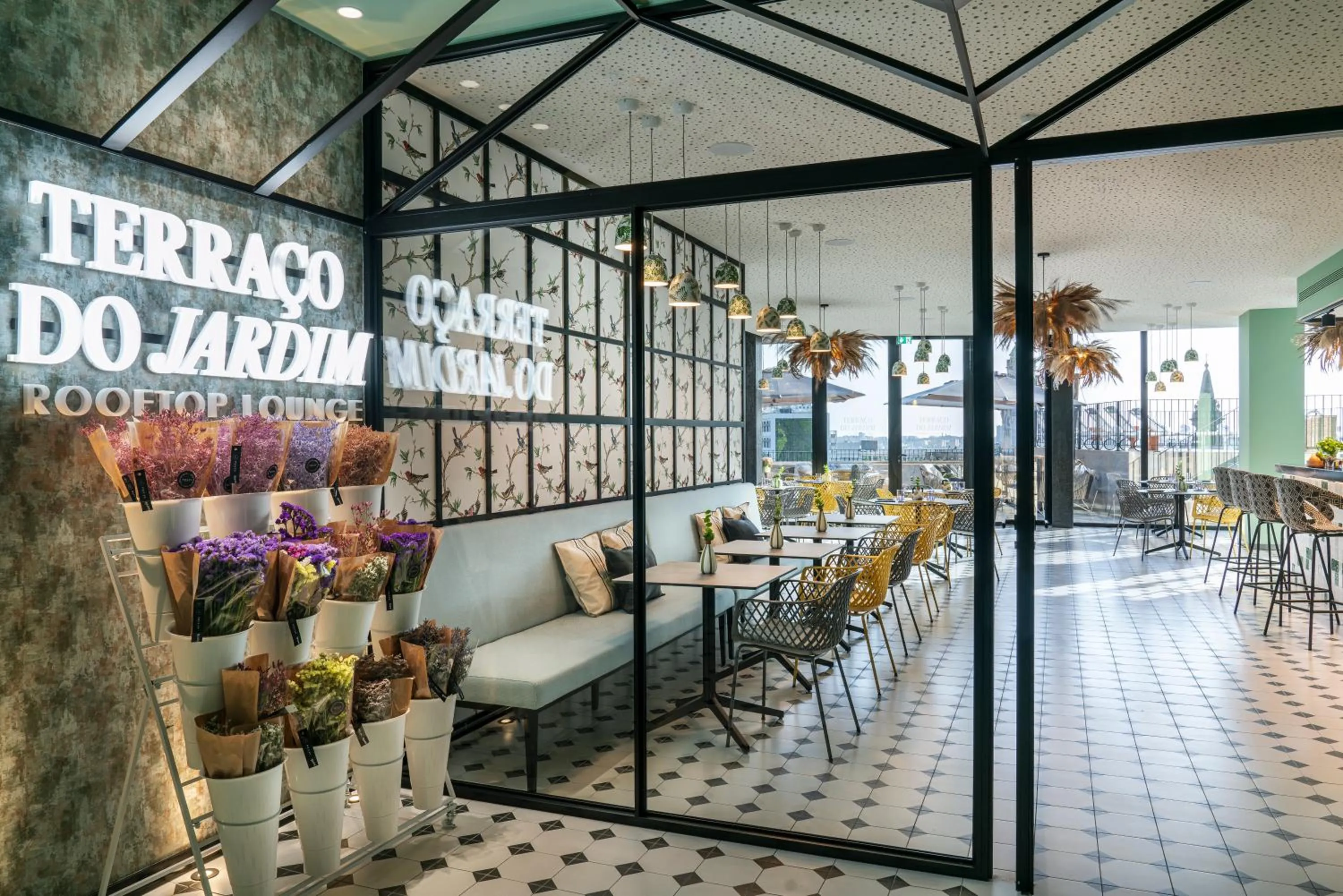 Balcony/Terrace in Vincci Bonjardim