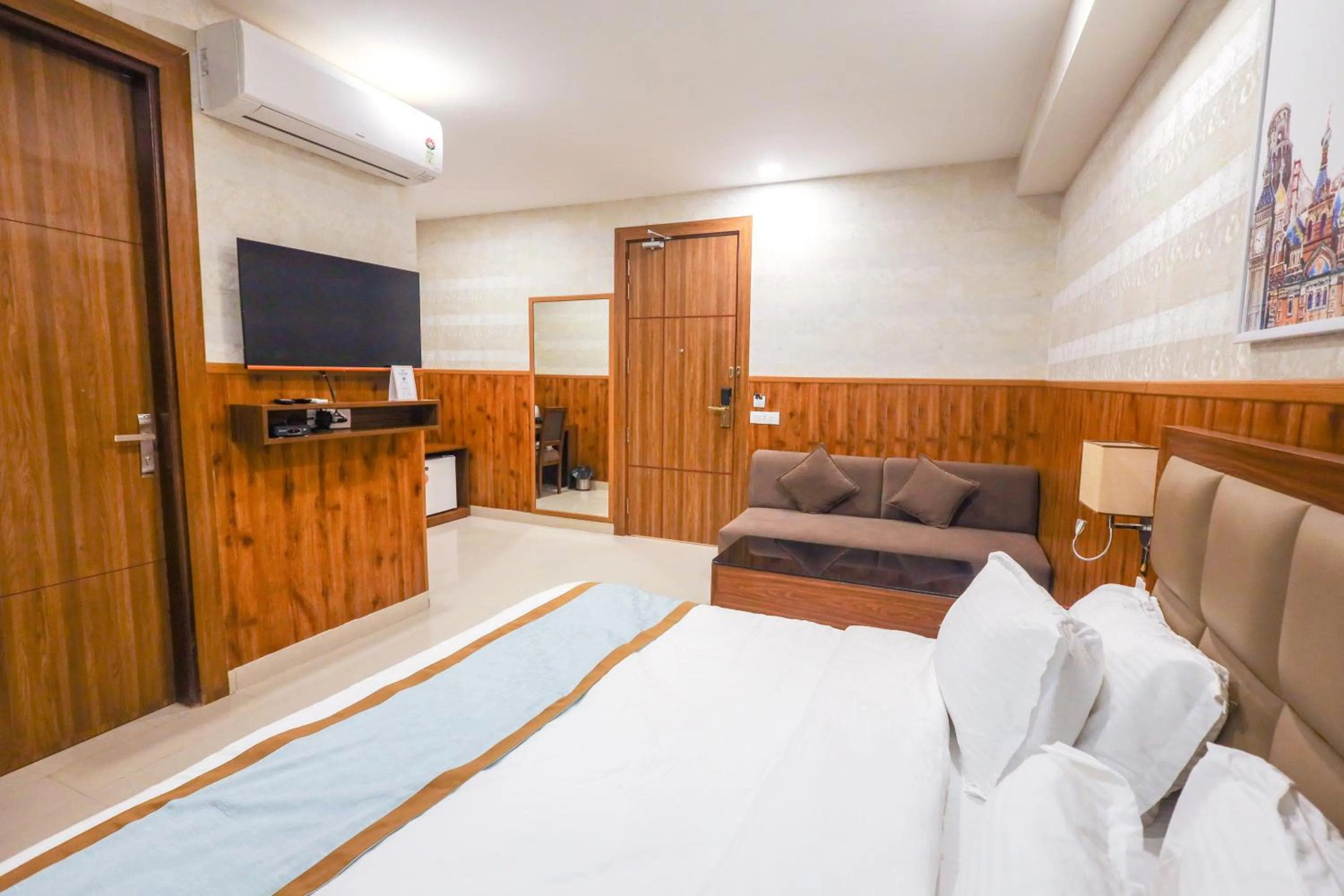 Bedroom, Bed in Clay Inn Hotel, Sohna Road, Sector 49, Gurugram