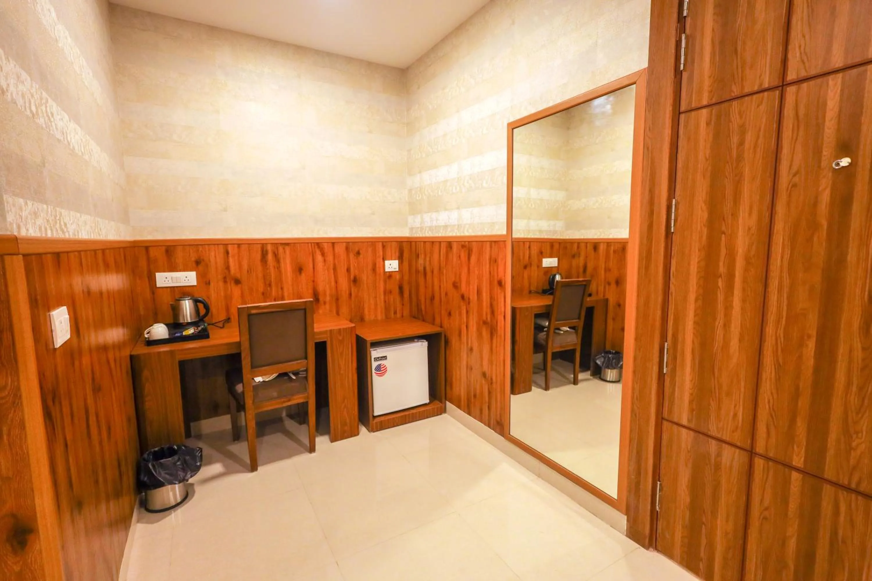 hair dresser in Clay Inn Hotel, Sohna Road, Sector 49, Gurugram