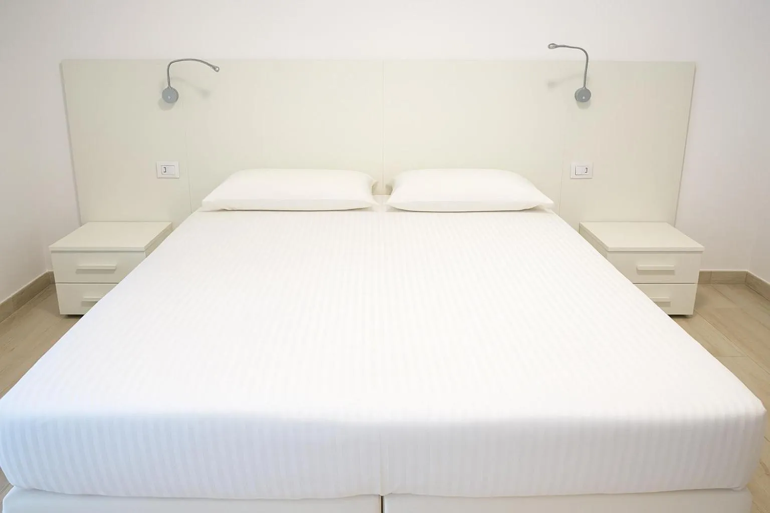 Bed in Marina di Petrolo Apartments