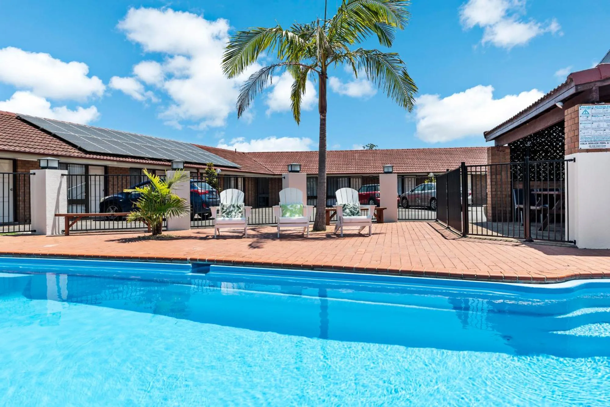 Swimming pool in Bomaderry Motor Inn