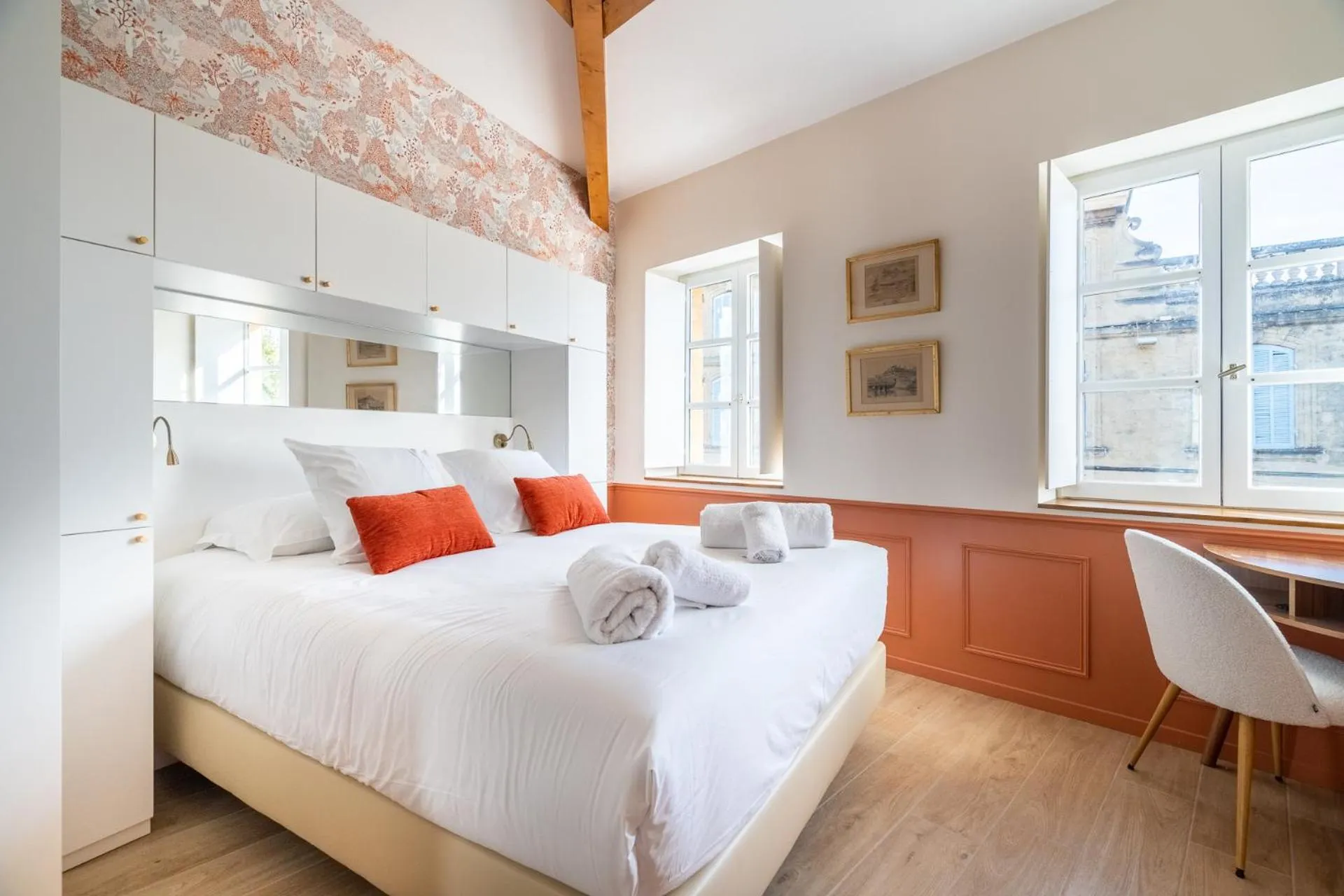 Bedroom, Bed in La Réserve de Salon de Provence