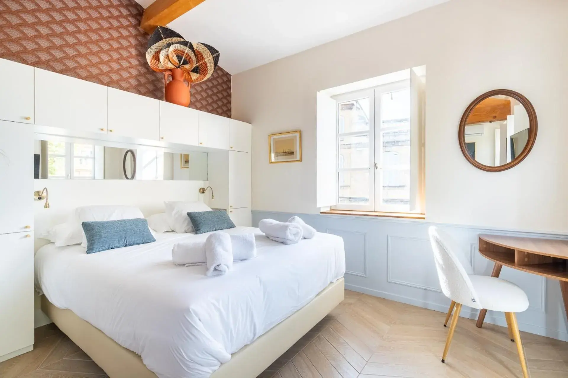 Two-Bedroom Suite in La Réserve de Salon de Provence Two-Bedroom Suite in La Réserve de Salon de Provence