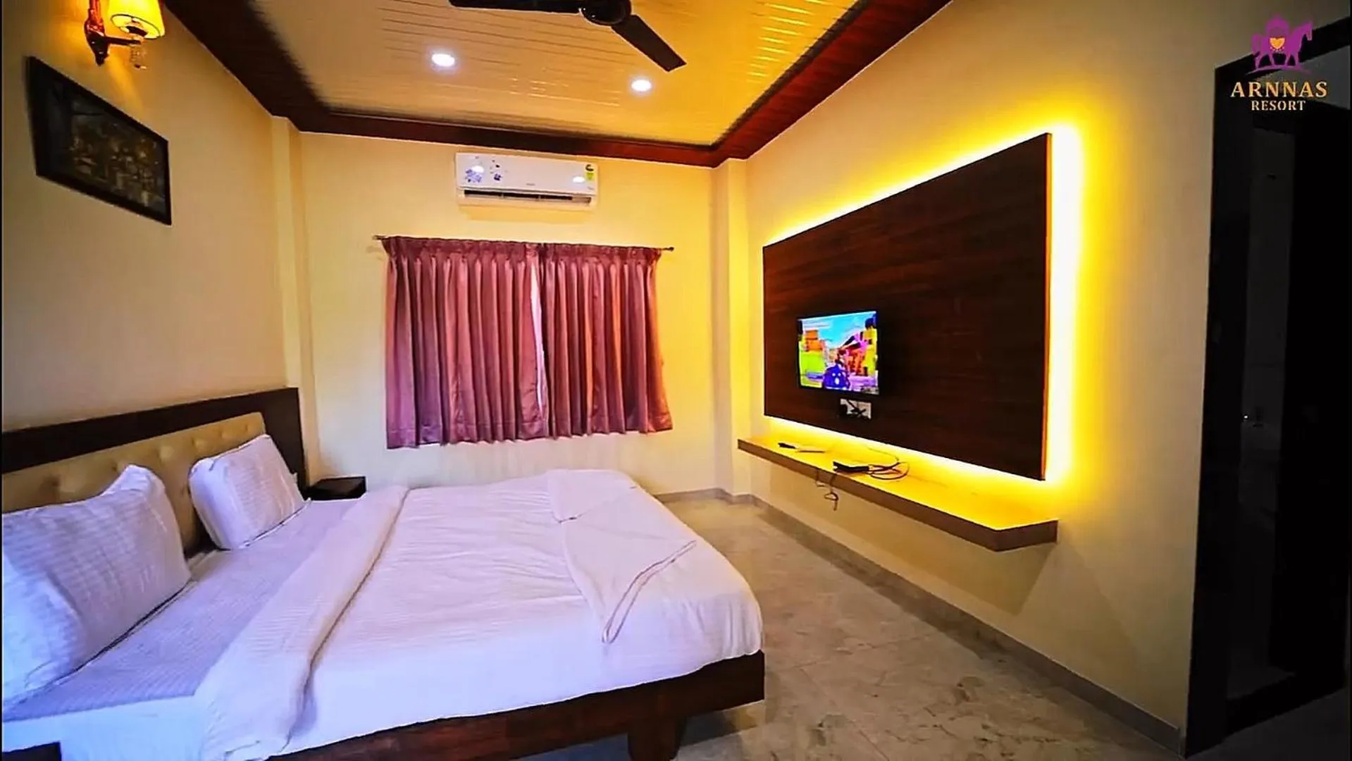 Bed in Arnnas Resort Diveagar