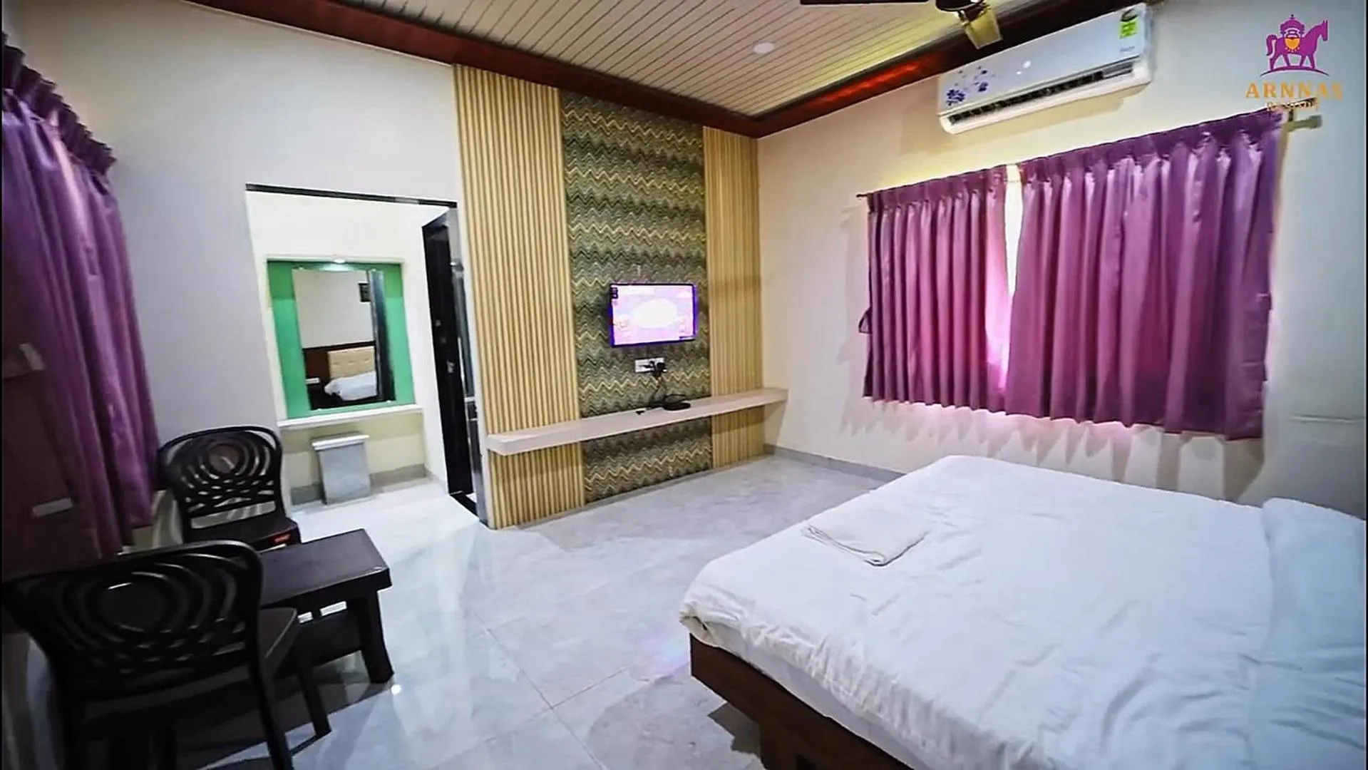 Bed in Arnnas Resort Diveagar