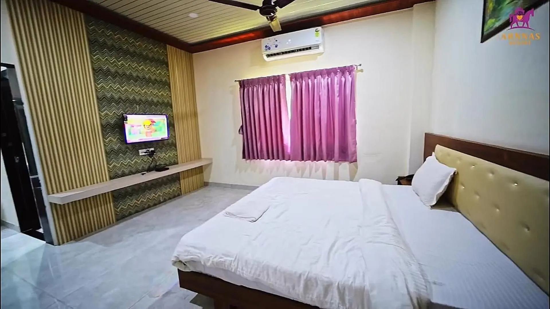 Bed in Arnnas Resort Diveagar