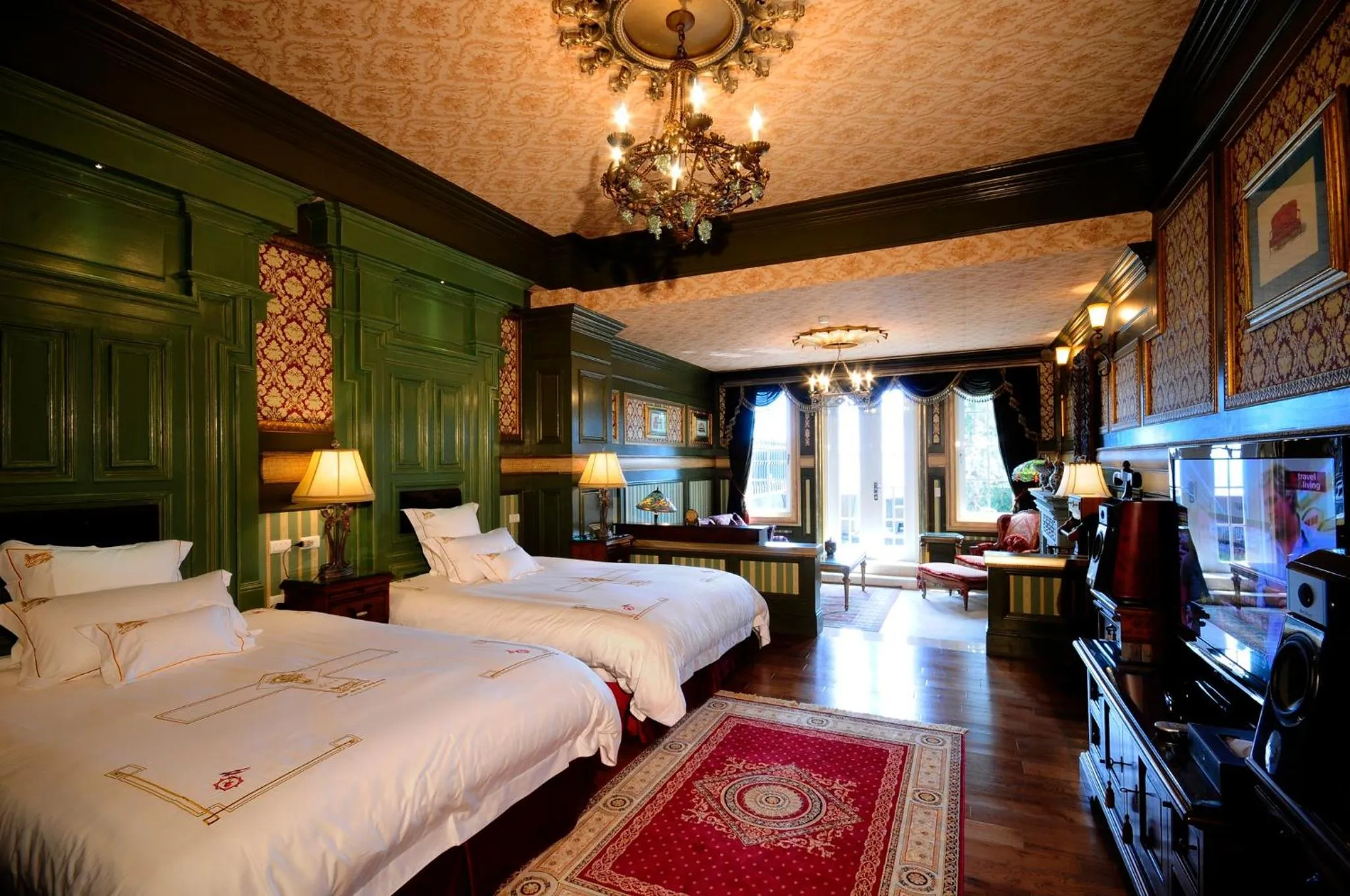 Bed in The Old England Manor